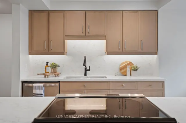 Additional property image - 2190 Lakeshore Rd Unit 403