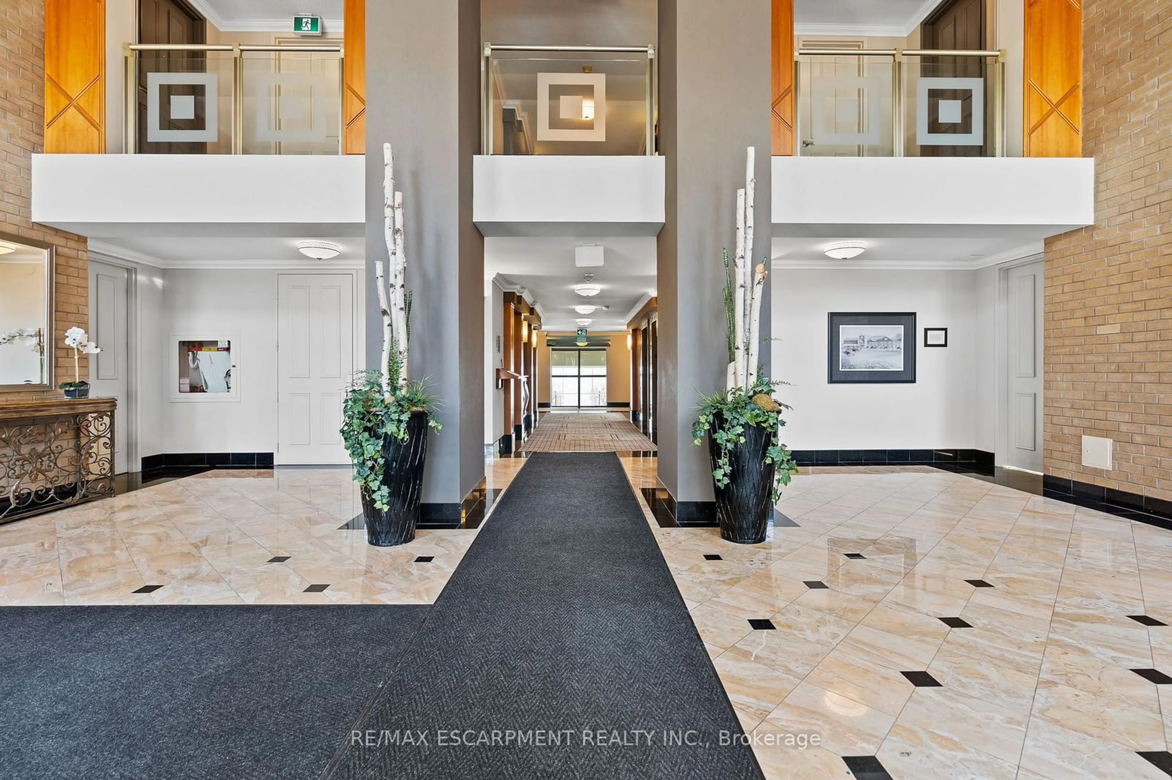 Lobby for 2190 Lakeshore Rd #403, Burlington Ontario L7R 4K1