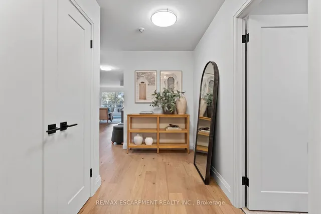 Additional property image - 2190 Lakeshore Rd Unit 403