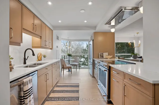 Additional property image - 2190 Lakeshore Rd Unit 403