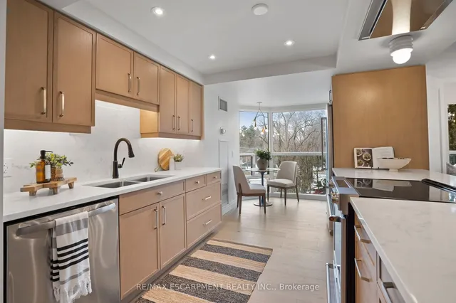 Additional property image - 2190 Lakeshore Rd Unit 403