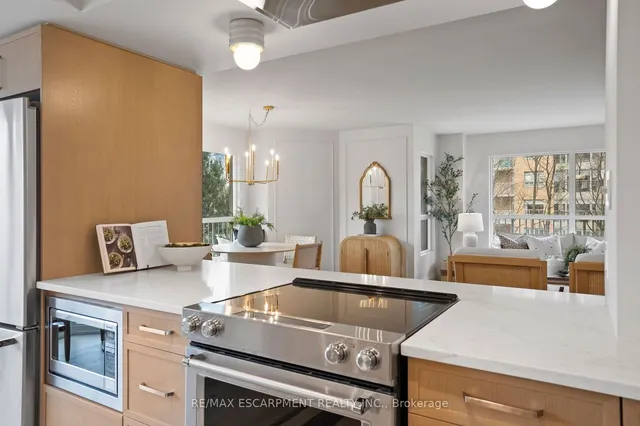 Additional property image - 2190 Lakeshore Rd Unit 403
