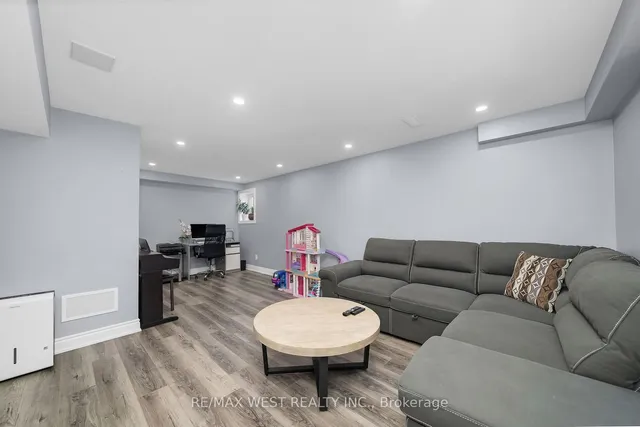 Additional property image - 7 Polstar Rd
