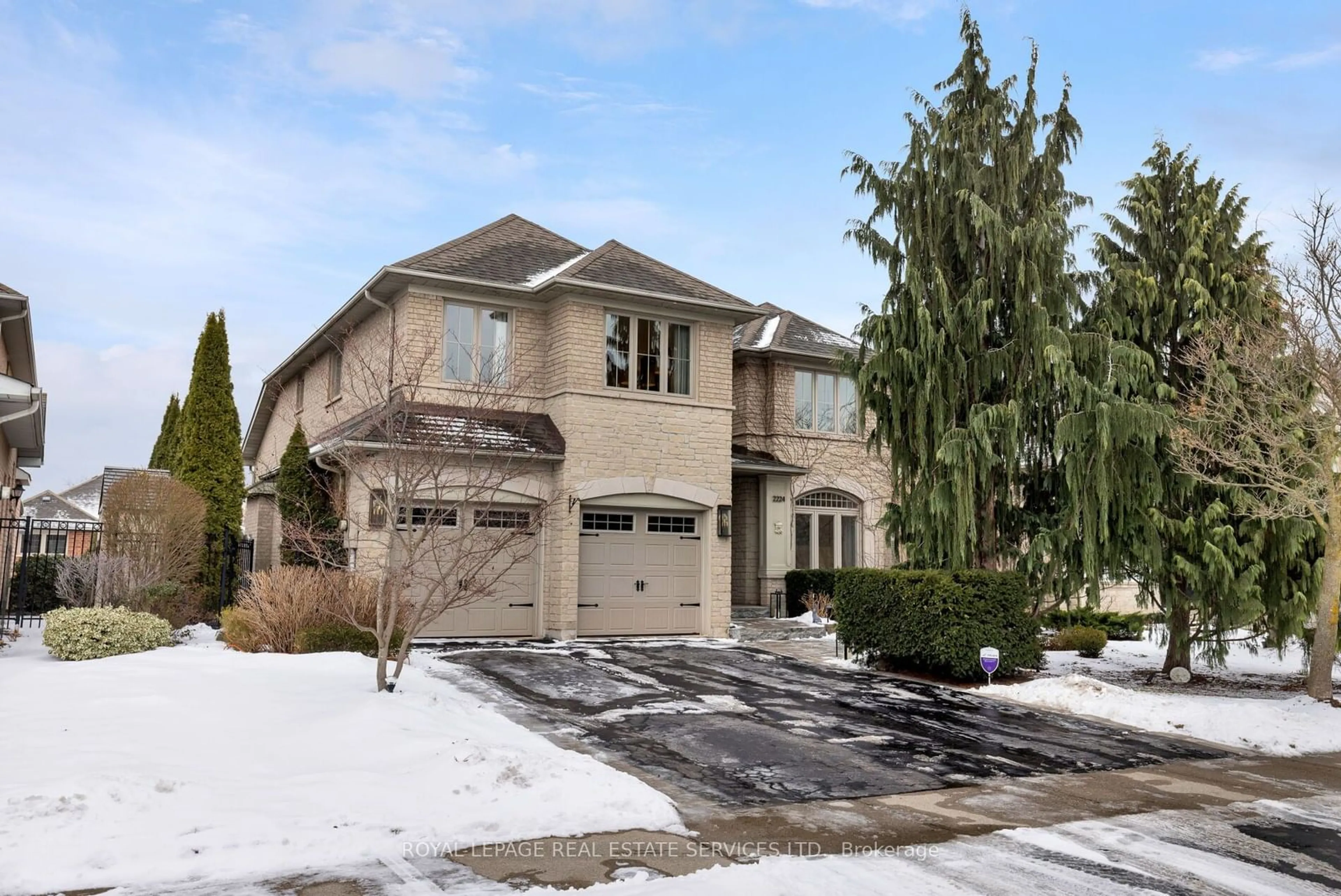 Home with brick exterior material, street for 2224 Carpenters Circ, Oakville Ontario L6M 3C5