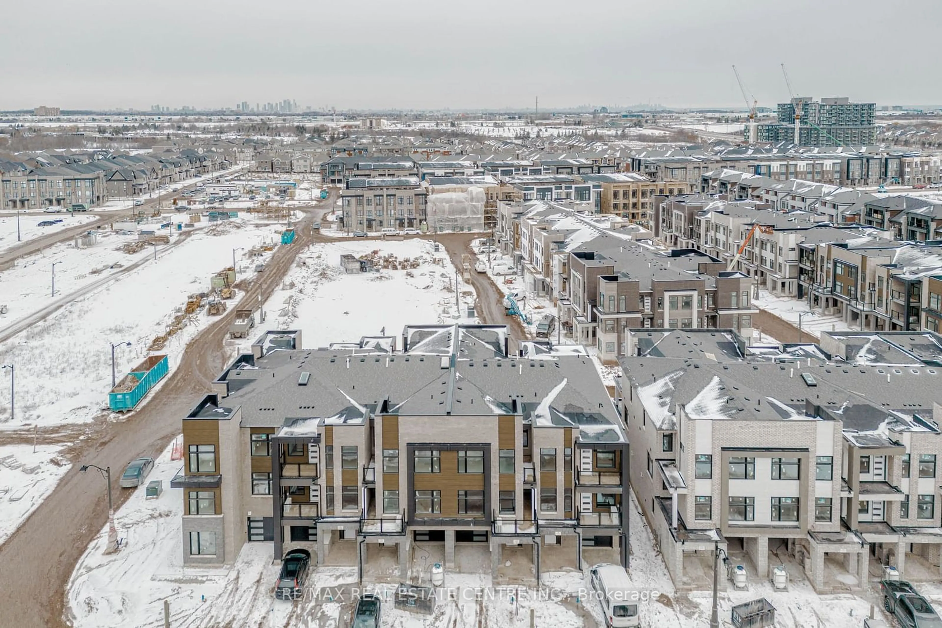 A pic from outside/outdoor area/front of a property/back of a property/a pic from drone, city buildings view from balcony for 1229 Anthonia Tr, Oakville Ontario L6H 7Y8