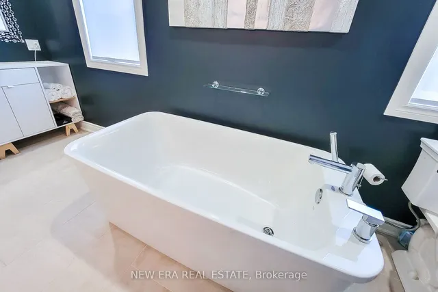 Additional property image - 2119 Agincourt Cres