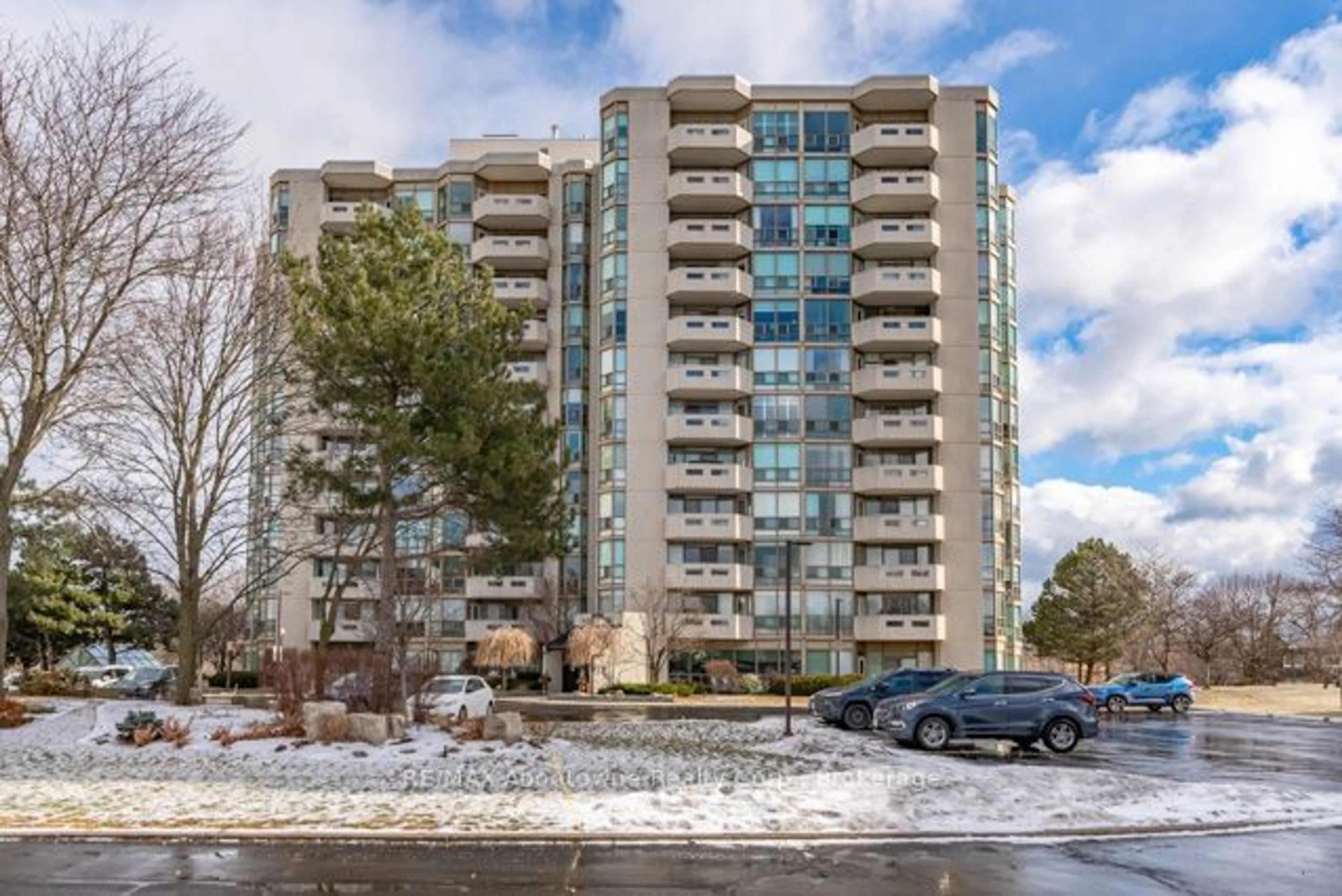 Unknown for 5080 Pinedale Ave #1209, Burlington Ontario L7L 5V7