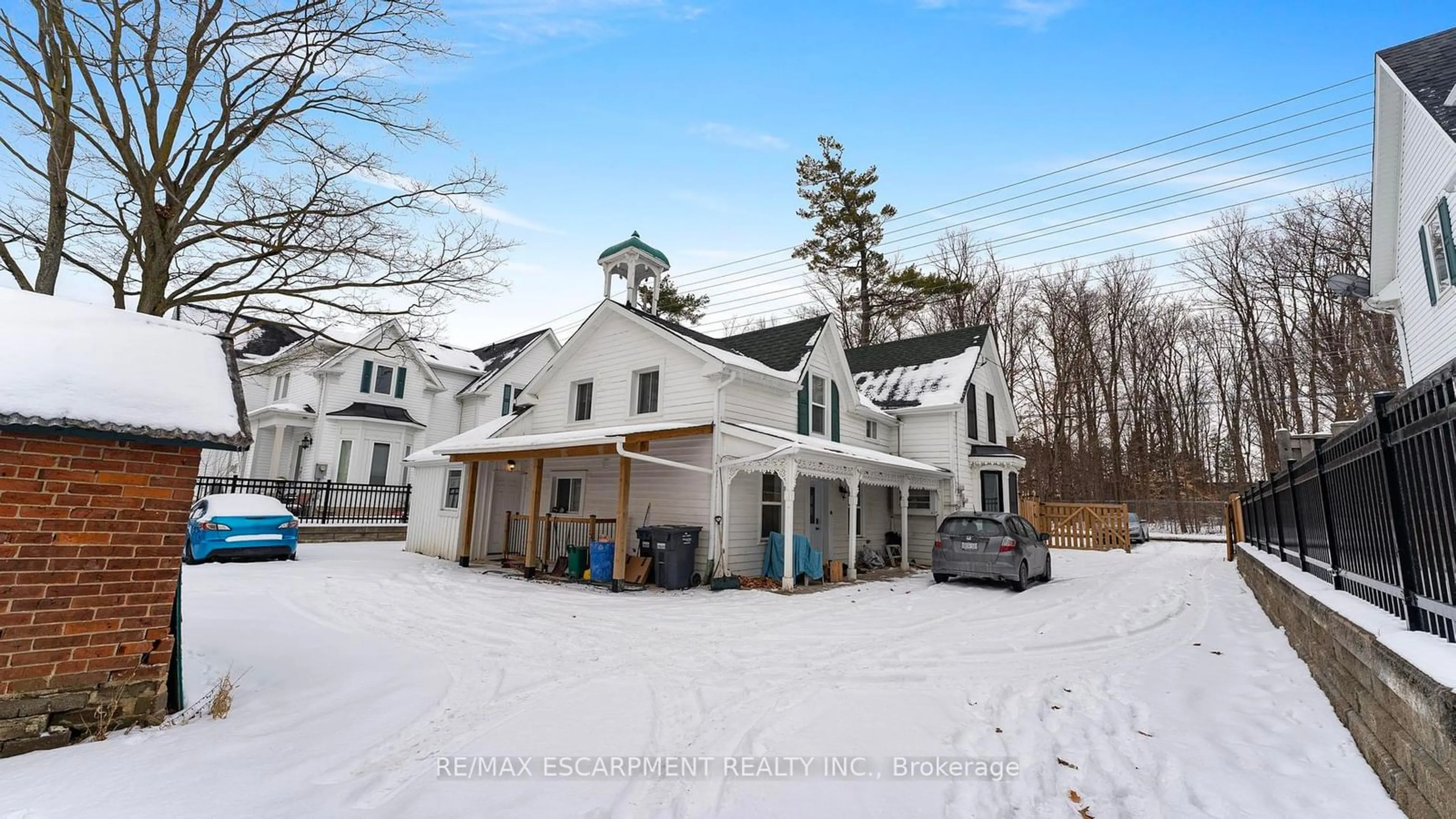 A pic from outside/outdoor area/front of a property/back of a property/a pic from drone, building for 6671 Ninth Line, Mississauga Ontario L5N 7C1