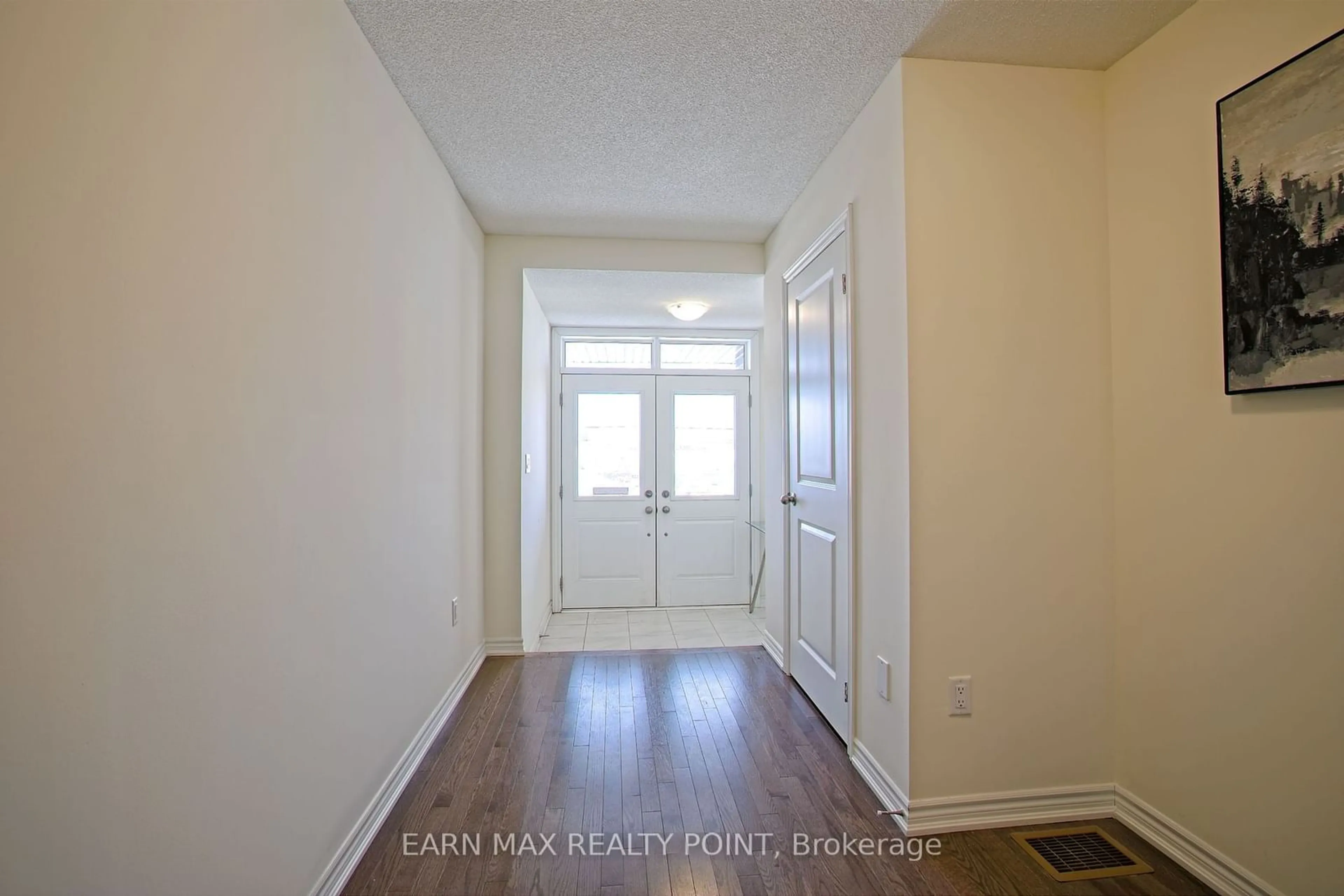 Indoor entryway for 90 Donald Ficht Cres, Brampton Ontario L7A 5H8