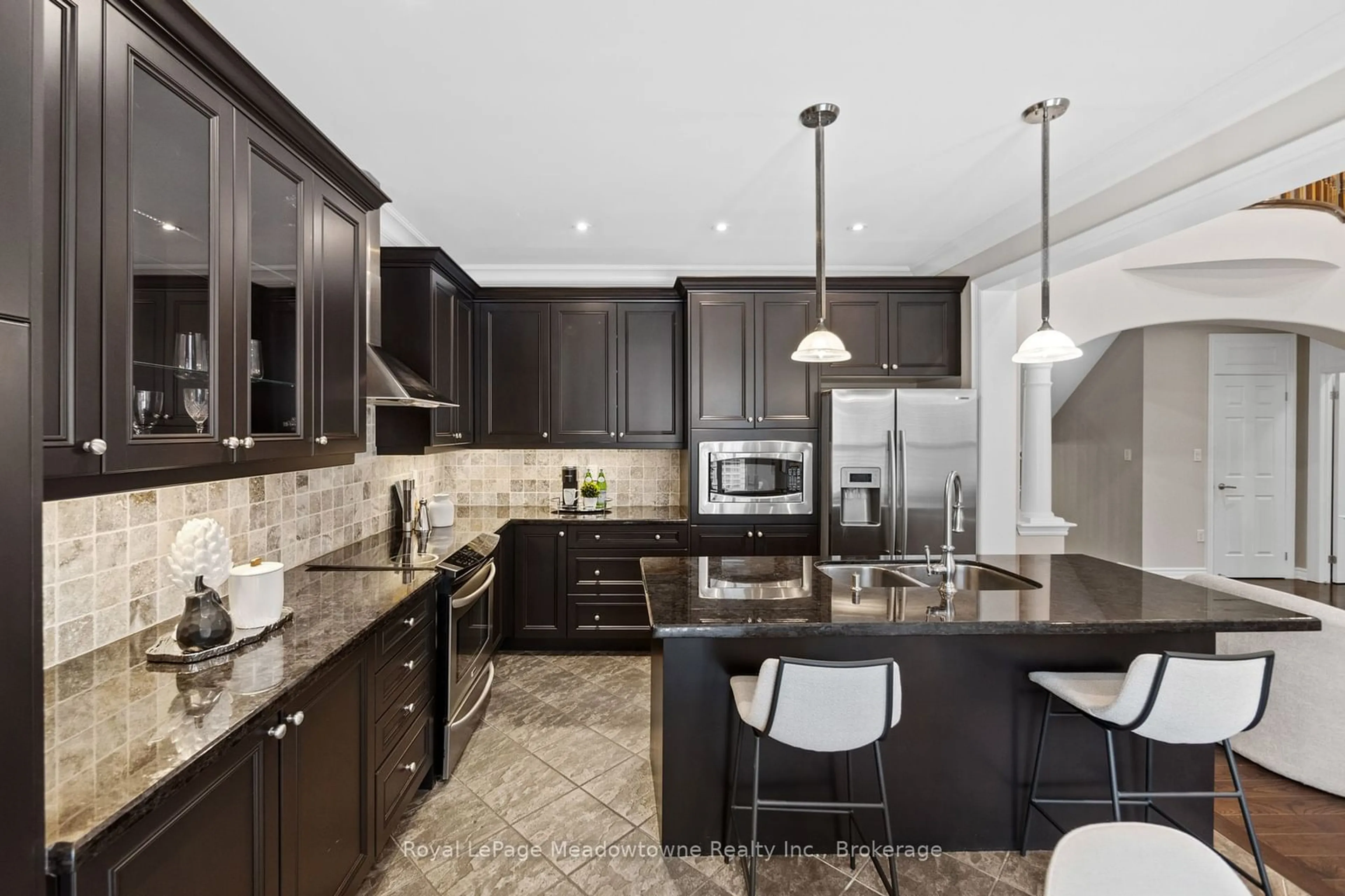 Contemporary kitchen, ceramic/tile floor for 748 Sales Crt, Milton Ontario L9T 0Z2