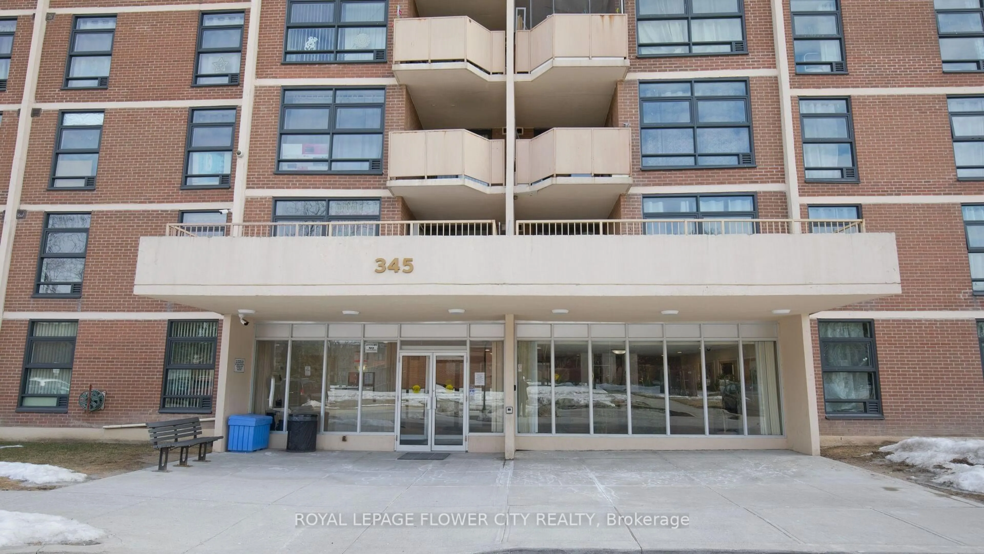 Indoor foyer for 345 Driftwood Ave #207, Toronto Ontario M3N 2P4