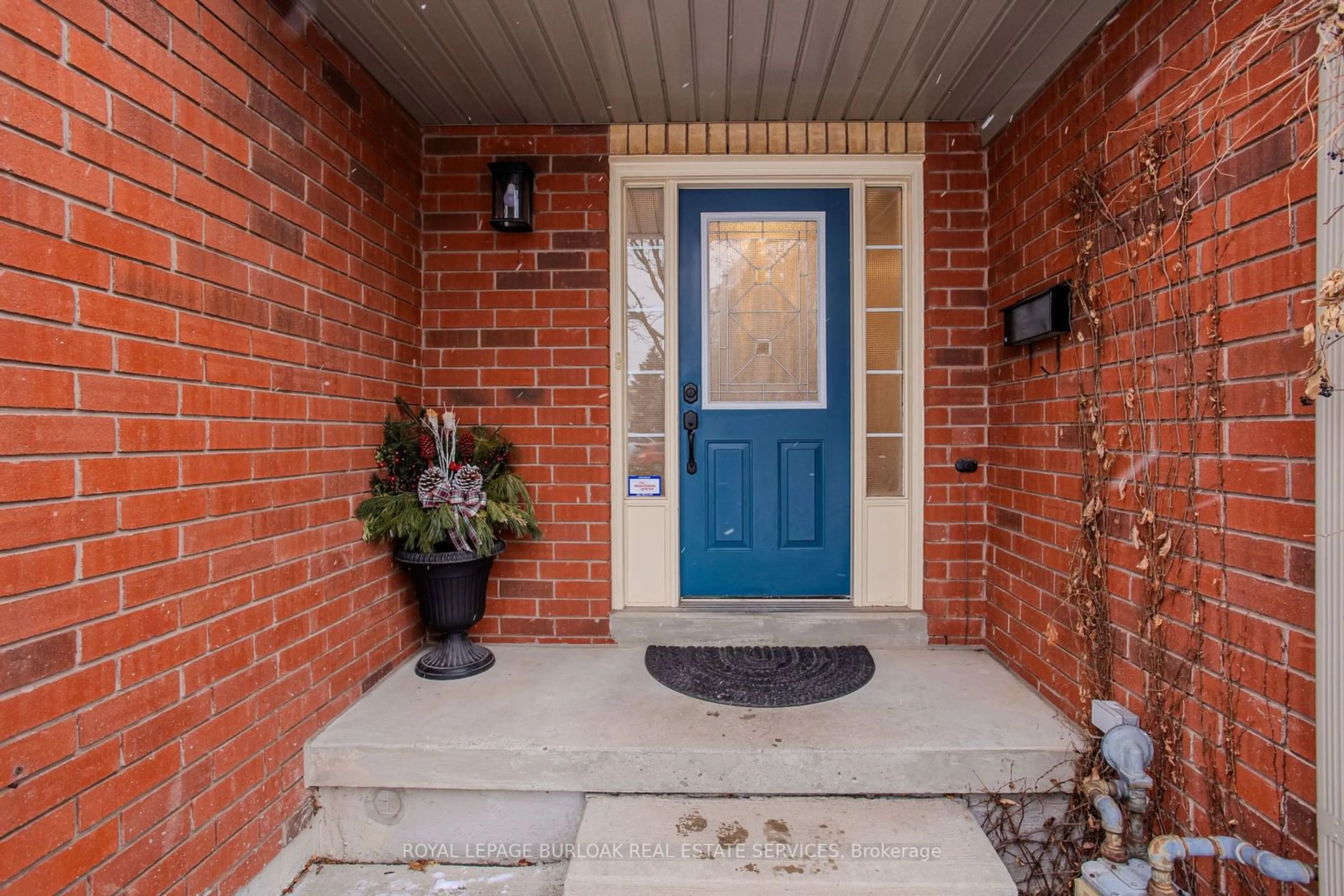 Home with brick exterior material, street for 2022 Atkinson Dr #10, Burlington Ontario L7M 4H6