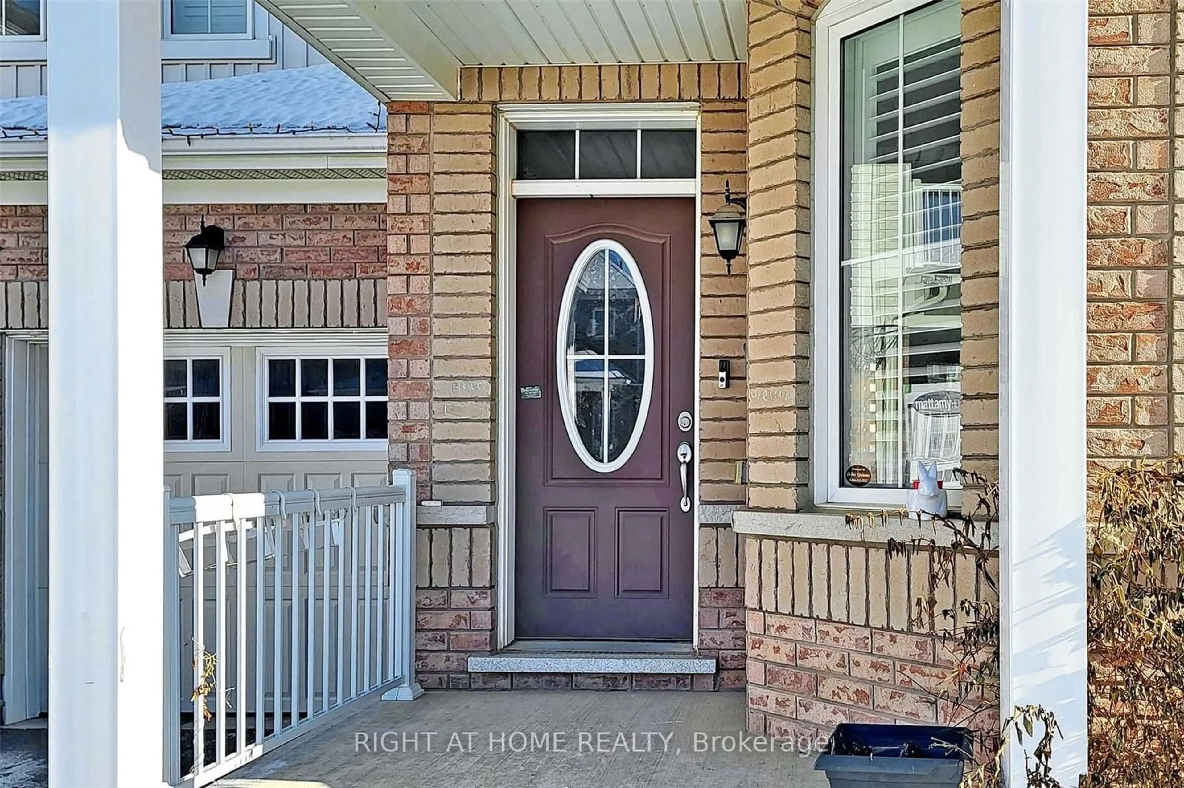 Indoor entryway for 1368 Connaught Terr, Milton Ontario L9E 0B8