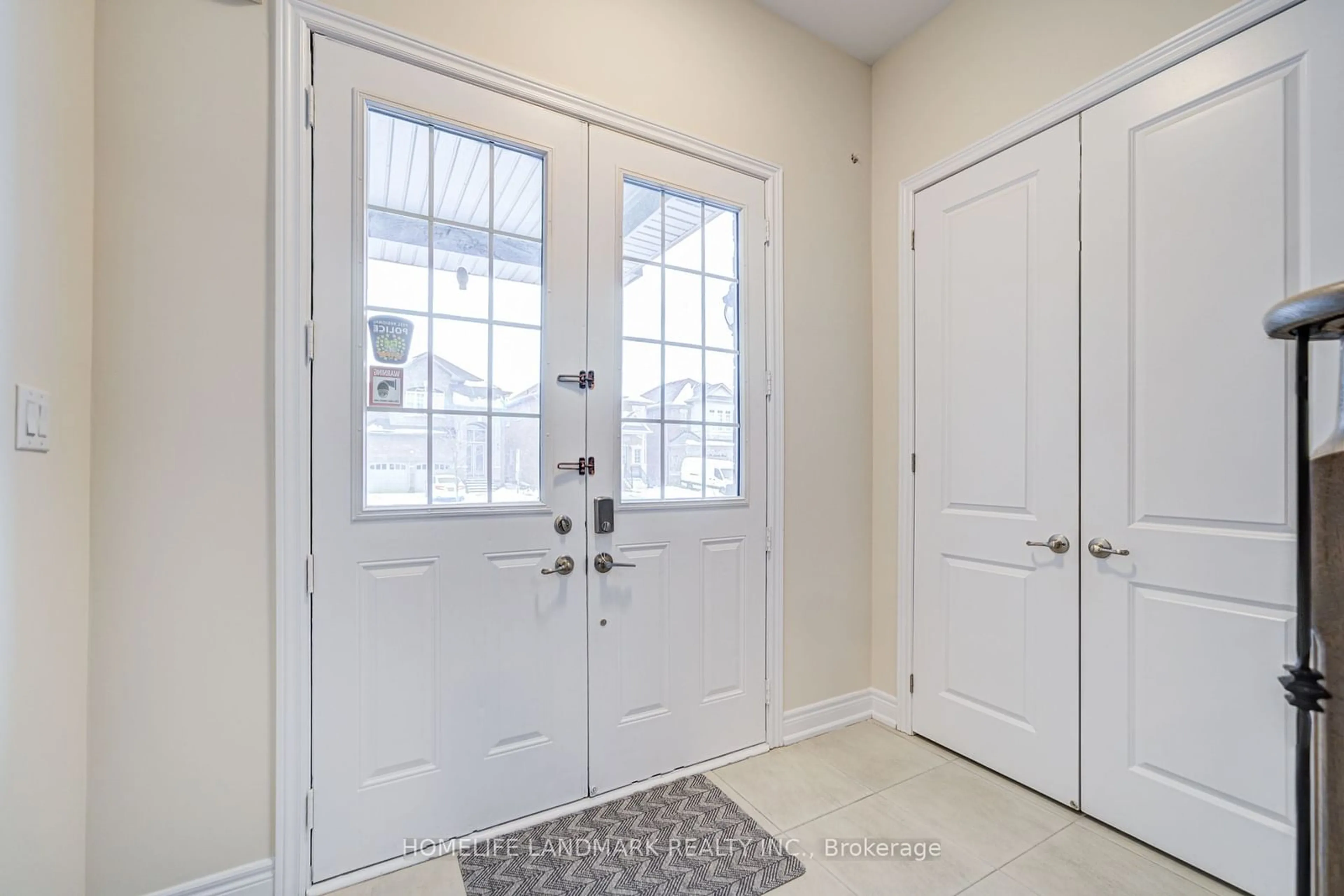 Indoor entryway for 15192 Danby Rd, Halton Hills Ontario L7G 0M5