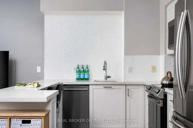 Additional property image - 2240 Lake Shore Blvd Unit 605