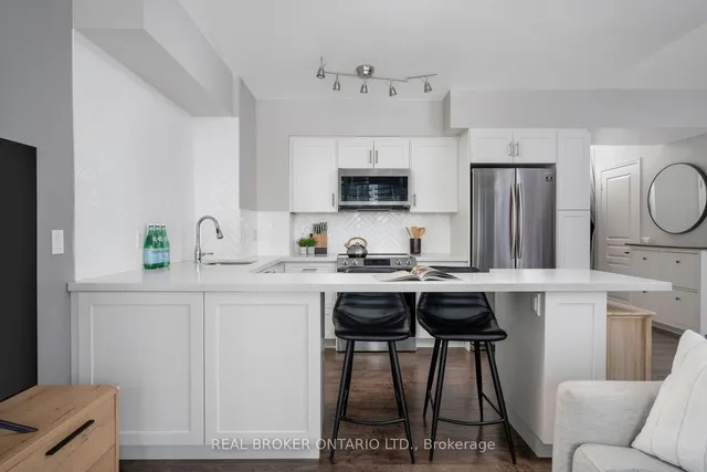 Additional property image - 2240 Lake Shore Blvd Unit 605