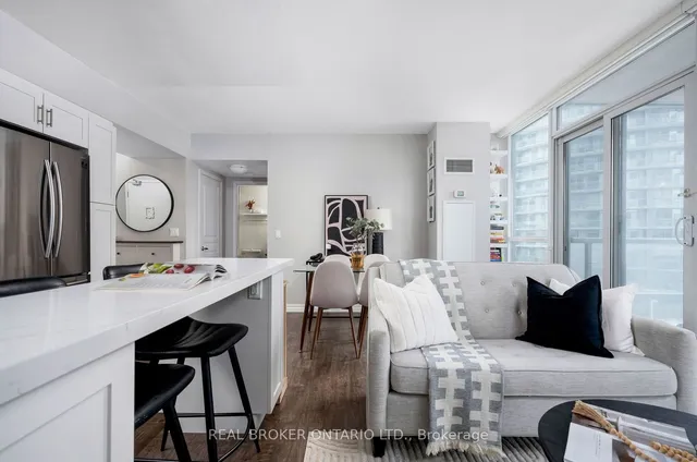 Additional property image - 2240 Lake Shore Blvd Unit 605