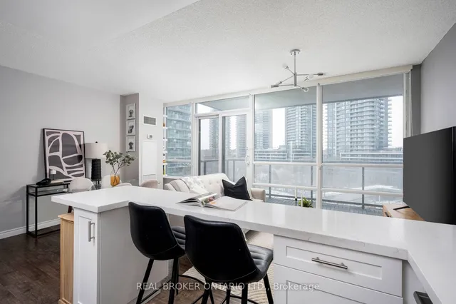 Additional property image - 2240 Lake Shore Blvd Unit 605