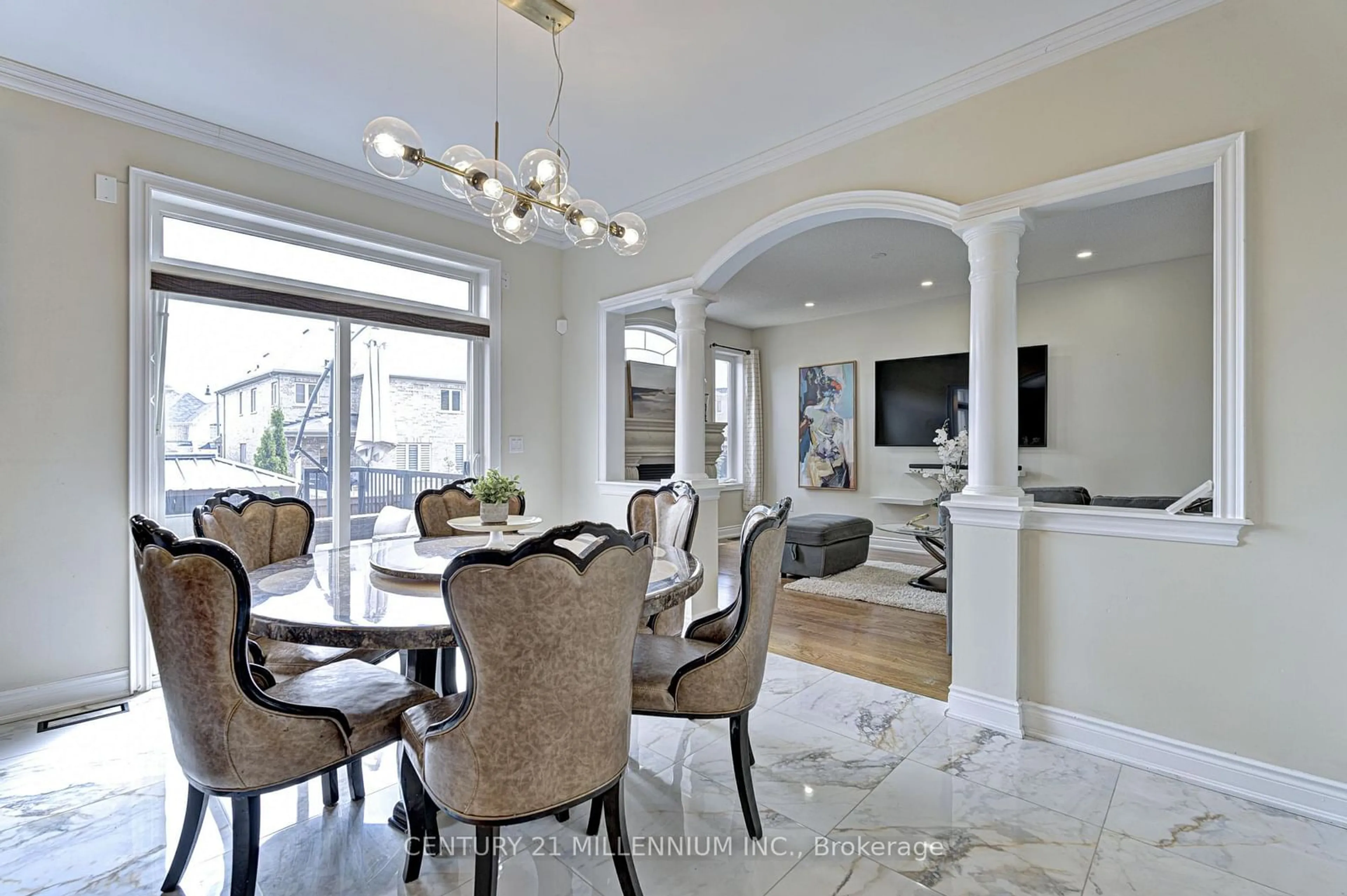 Dining room, ceramic/tile floor for 11 Maybeck Dr, Brampton Ontario L6X 0Z6