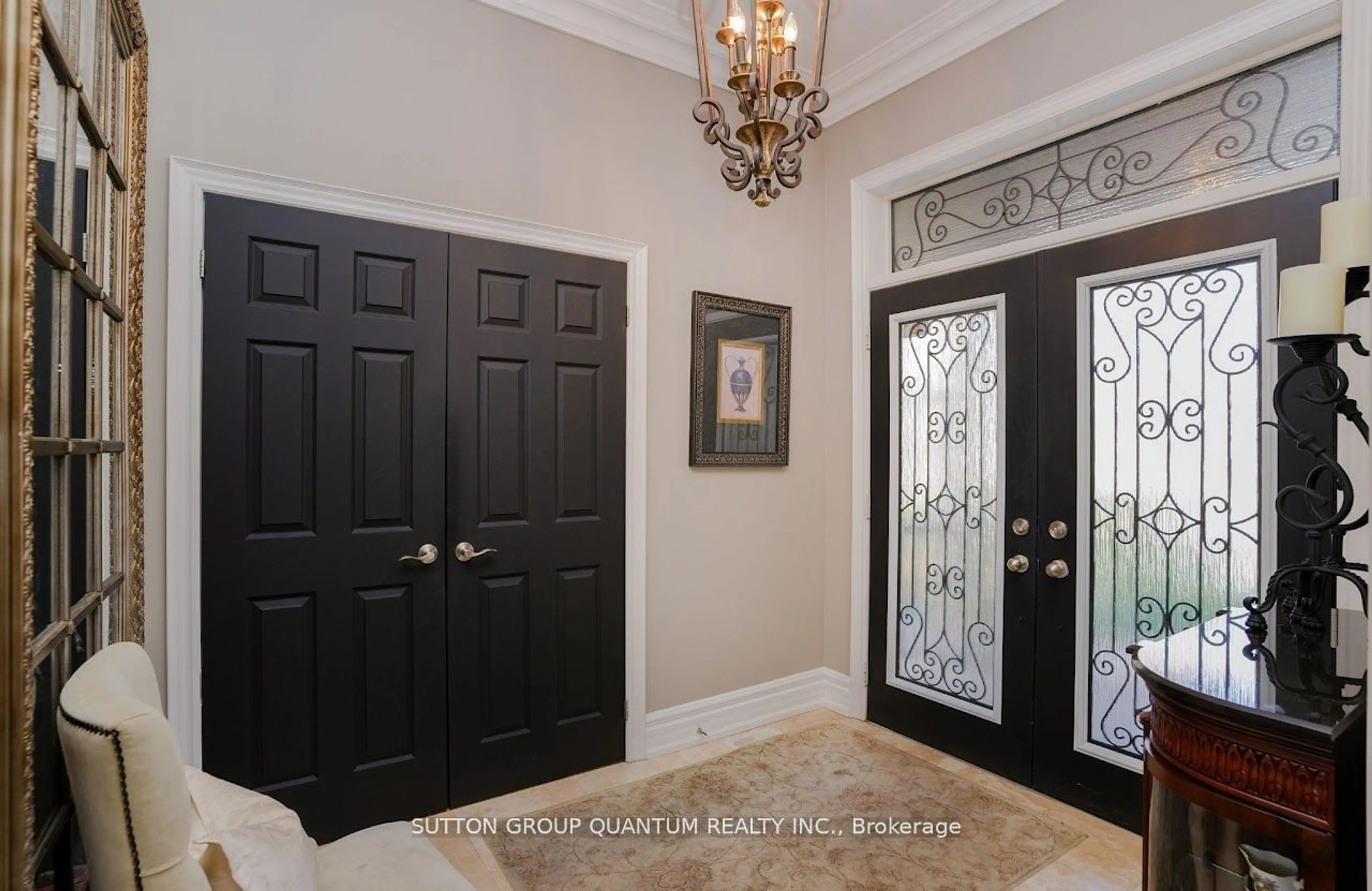 Indoor entryway for 3106 Cardross Crt, Oakville Ontario L6M 0A1