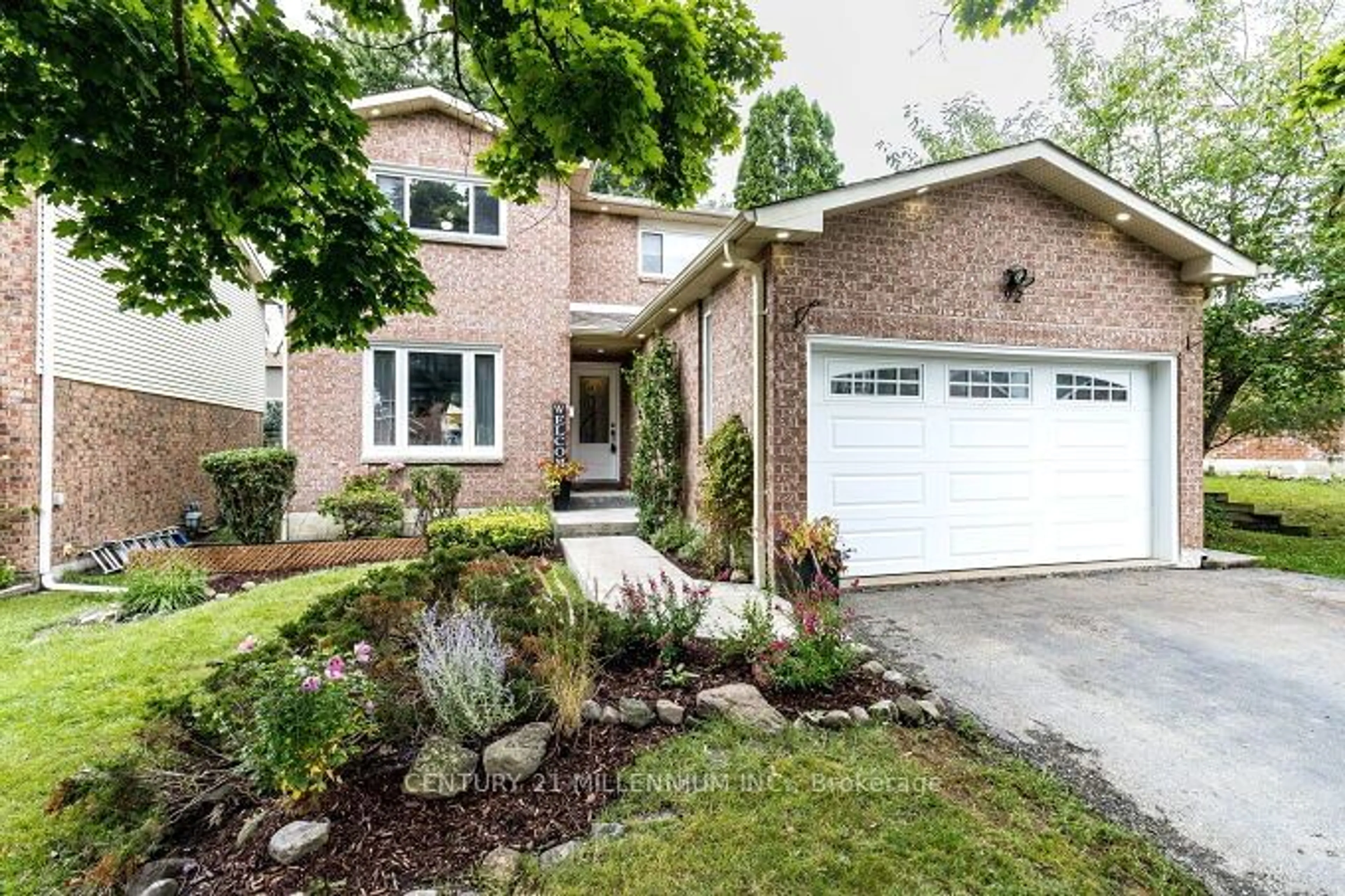 Home with brick exterior material, street for 92 Cassander Cres, Brampton Ontario L6Z 1Z2