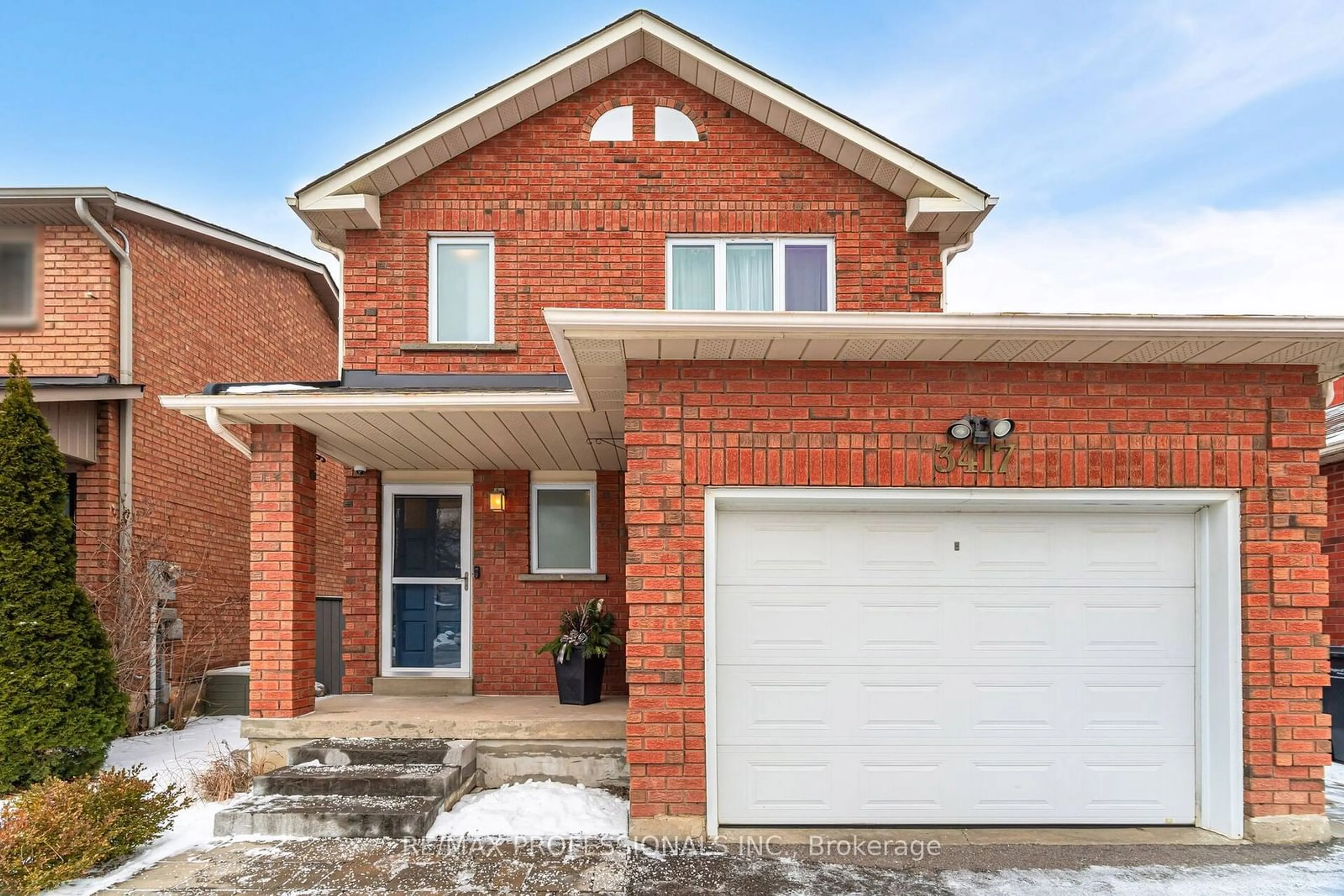 Home with brick exterior material, street for 3417 Bertrand Rd, Mississauga Ontario L5L 4G5