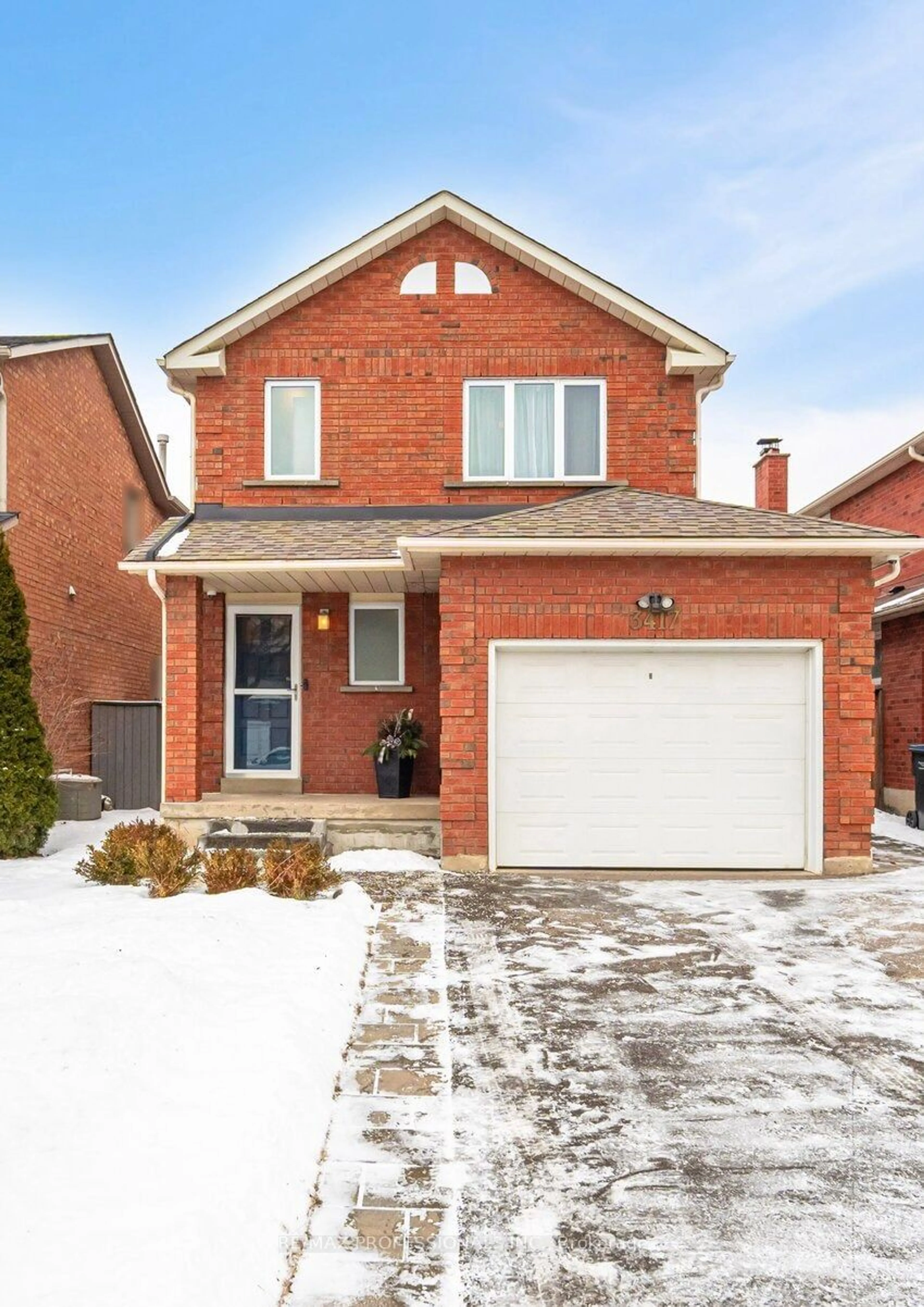 Home with brick exterior material, street for 3417 Bertrand Rd, Mississauga Ontario L5L 4G5