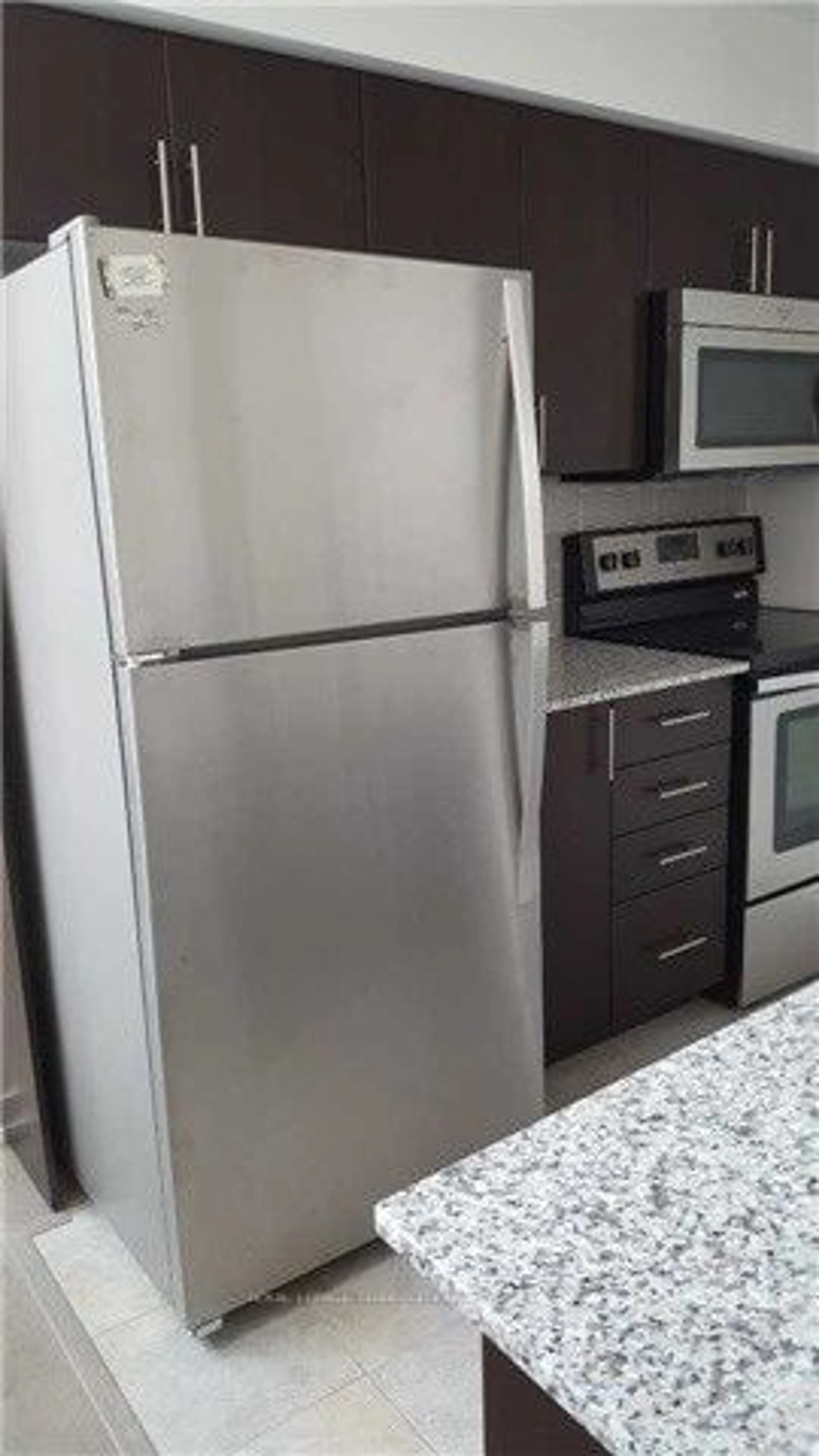 Standard kitchen, unknown for 1410 Dupont Rd #308, Toronto Ontario P1B 8Z4