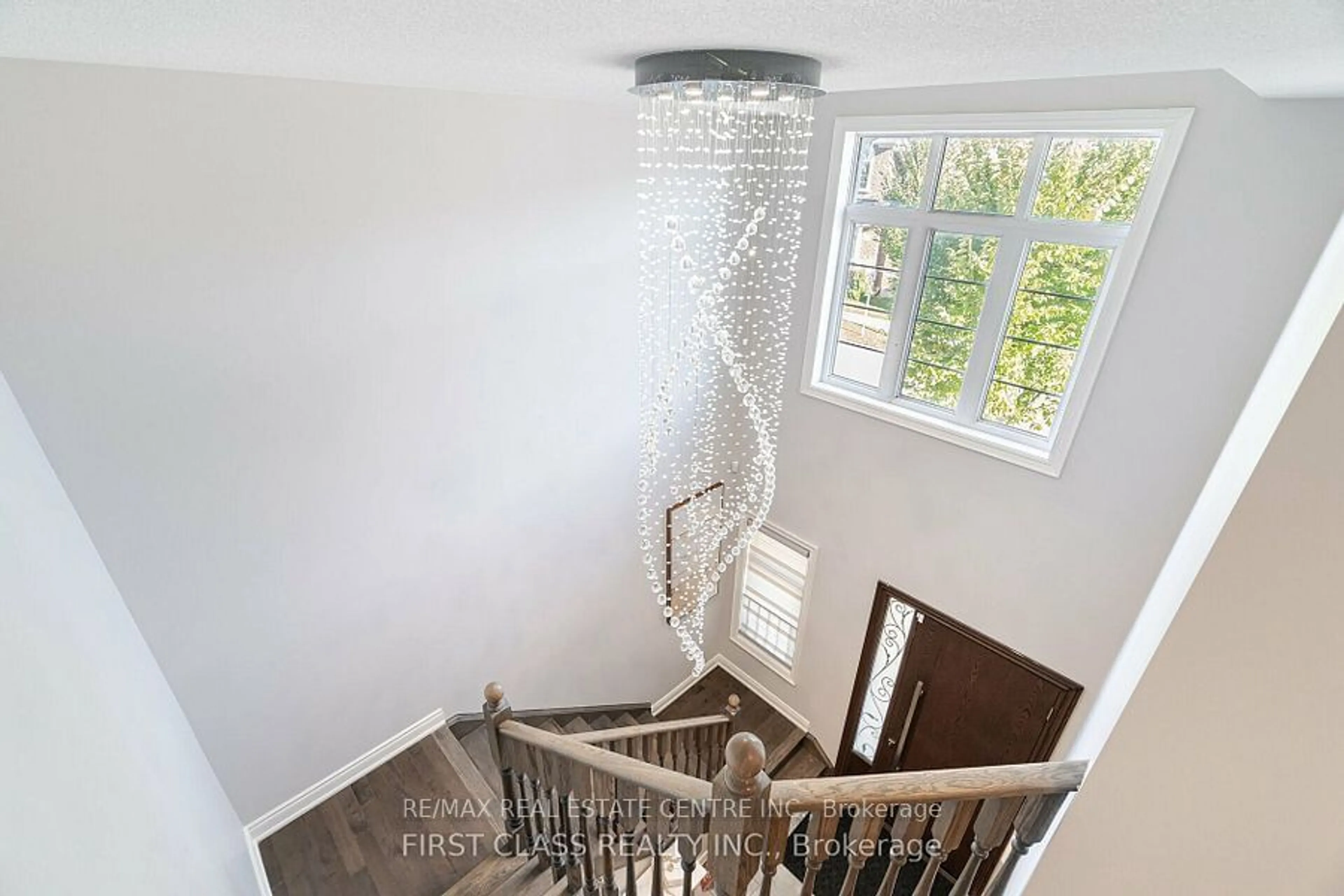 Stairs for 447 George Ryan Ave, Oakville Ontario L6H 0S3