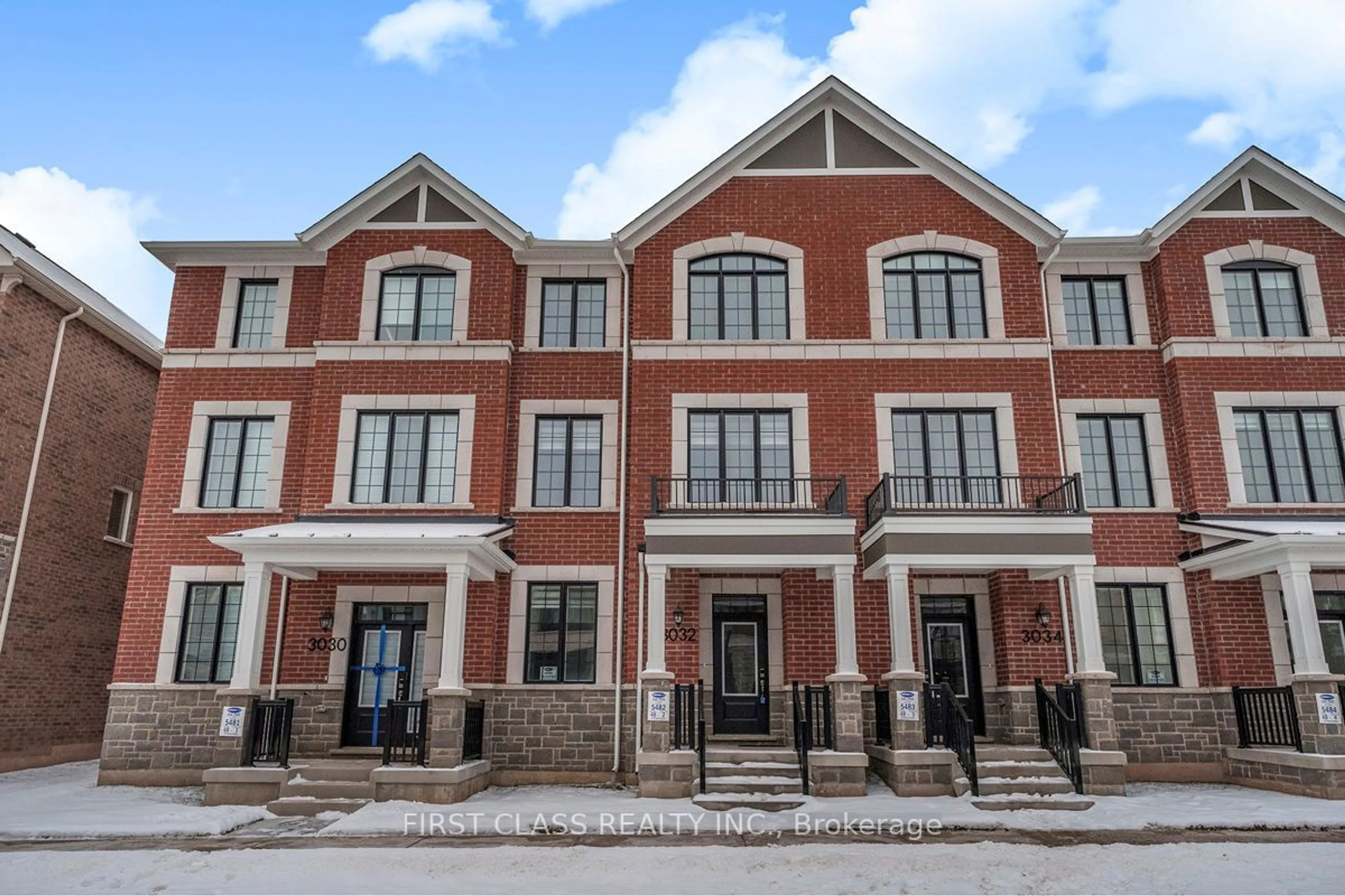 Home with brick exterior material, building for 3032 Bramall Gdns, Oakville Ontario L6H 7G1