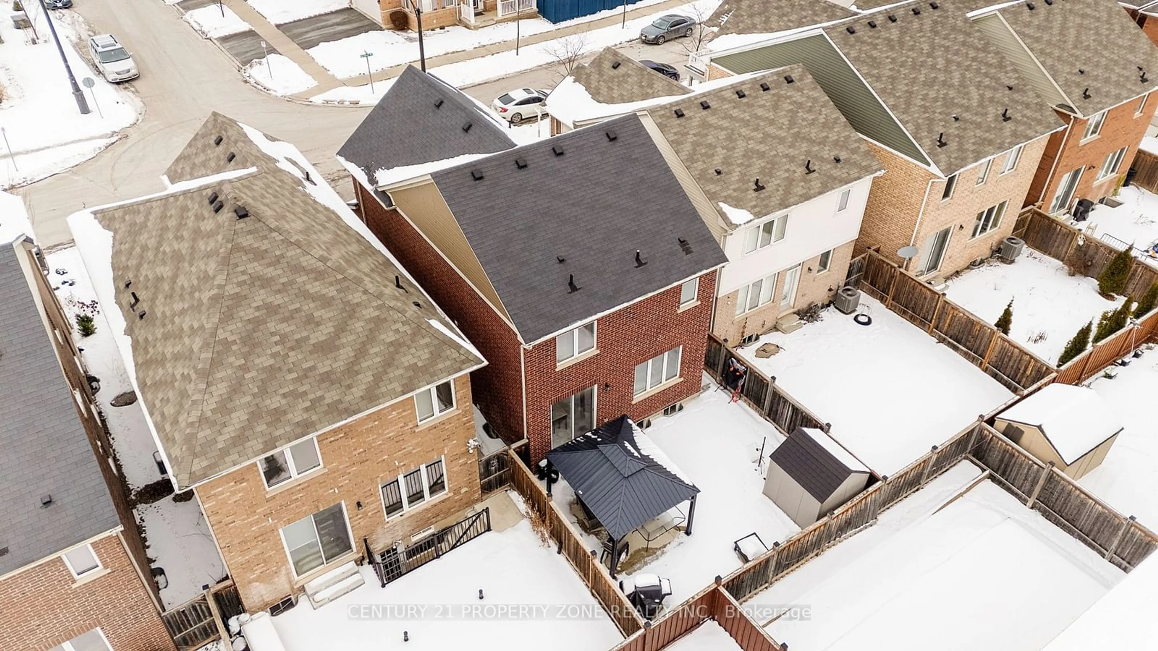 A pic from outside/outdoor area/front of a property/back of a property/a pic from drone, unknown for 9 Giltspur Rd, Brampton Ontario L7A 0G2