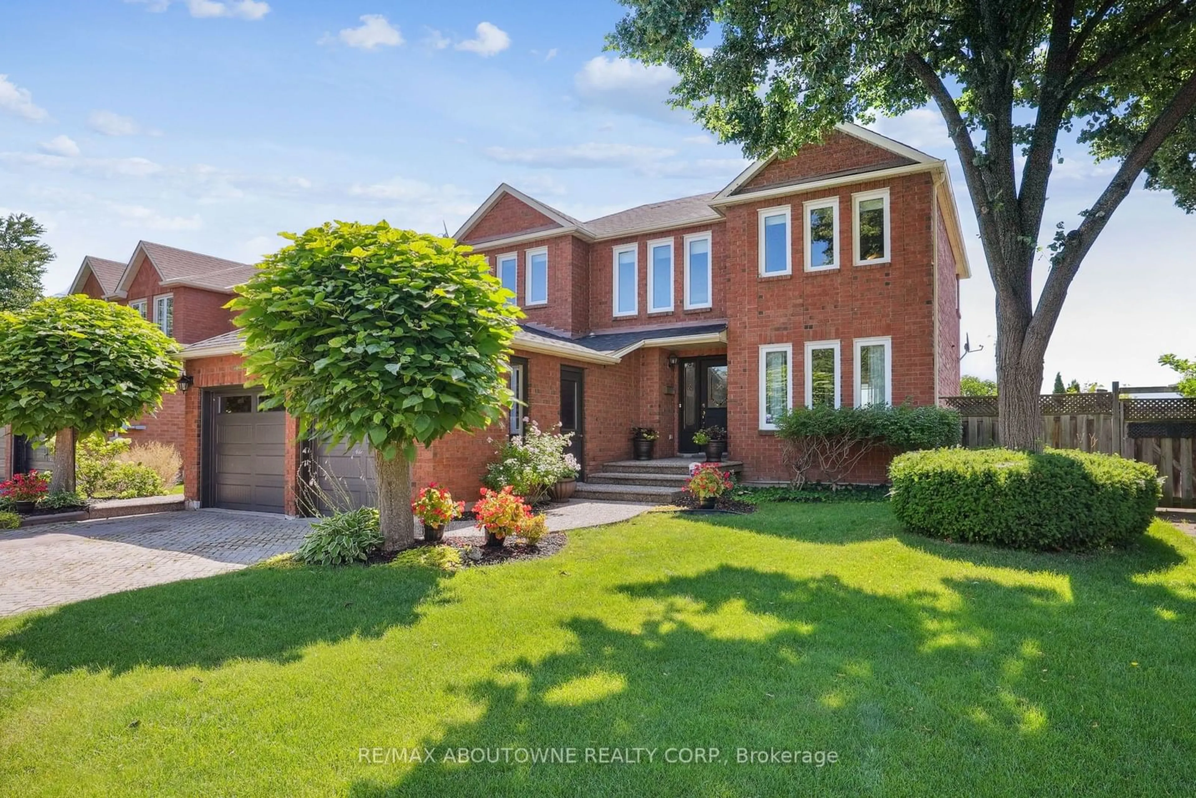 Home with brick exterior material, street for 1008 Glenbrook Ave, Oakville Ontario L6H 3Z8