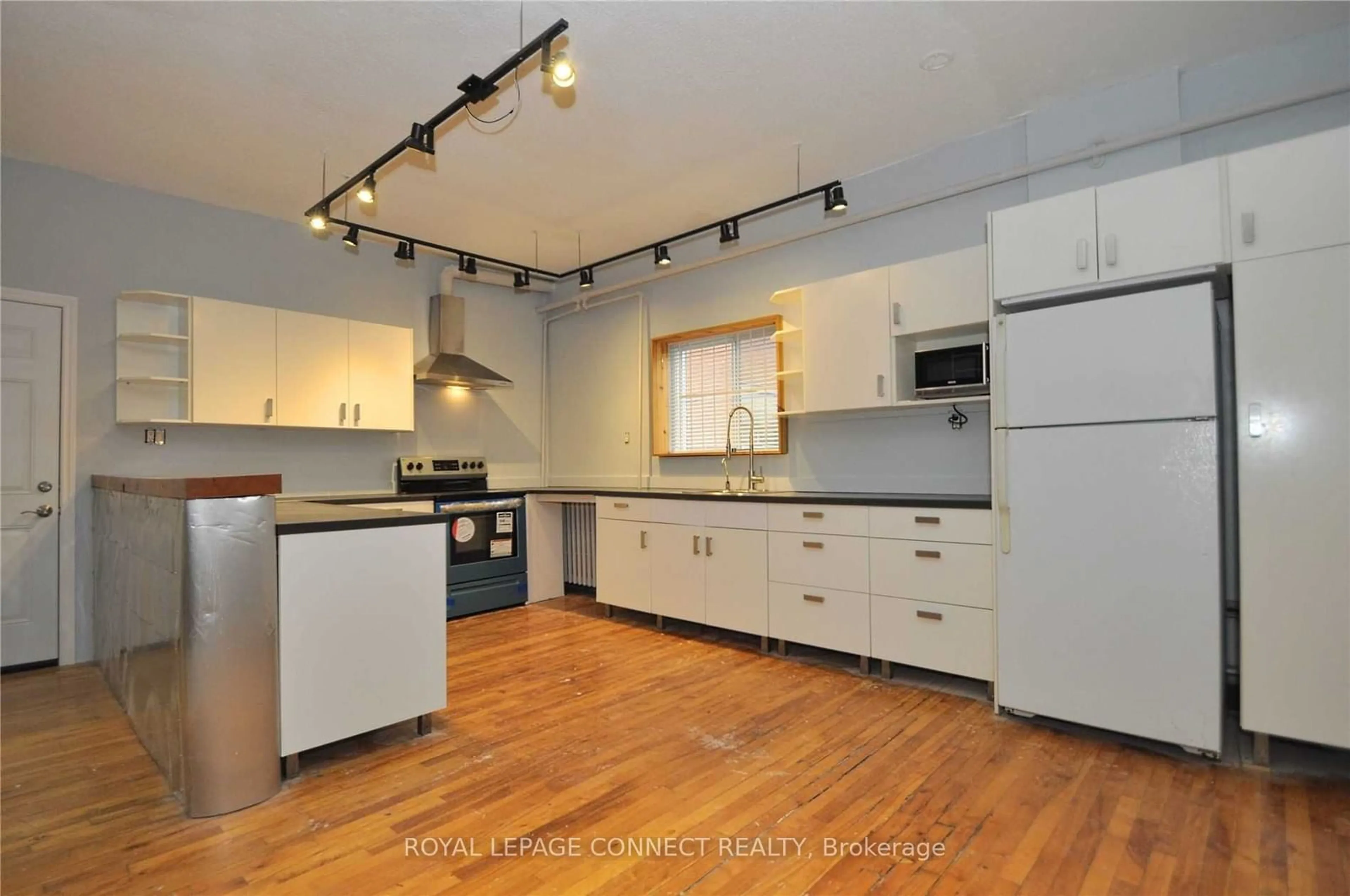 Open concept kitchen, unknown for 199 Islington Ave, Toronto Ontario M8V 3B8