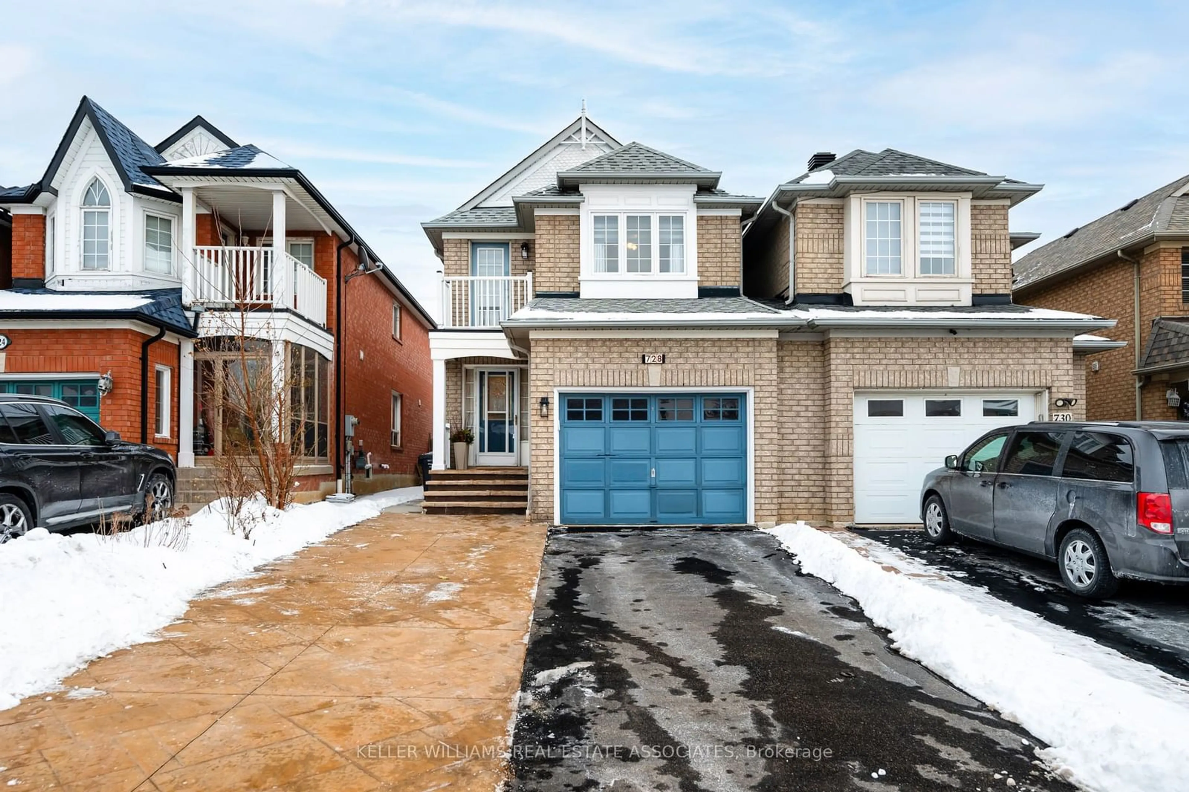 Home with brick exterior material, street for 728 Spanish Moss Tr, Mississauga Ontario L5W 1E6