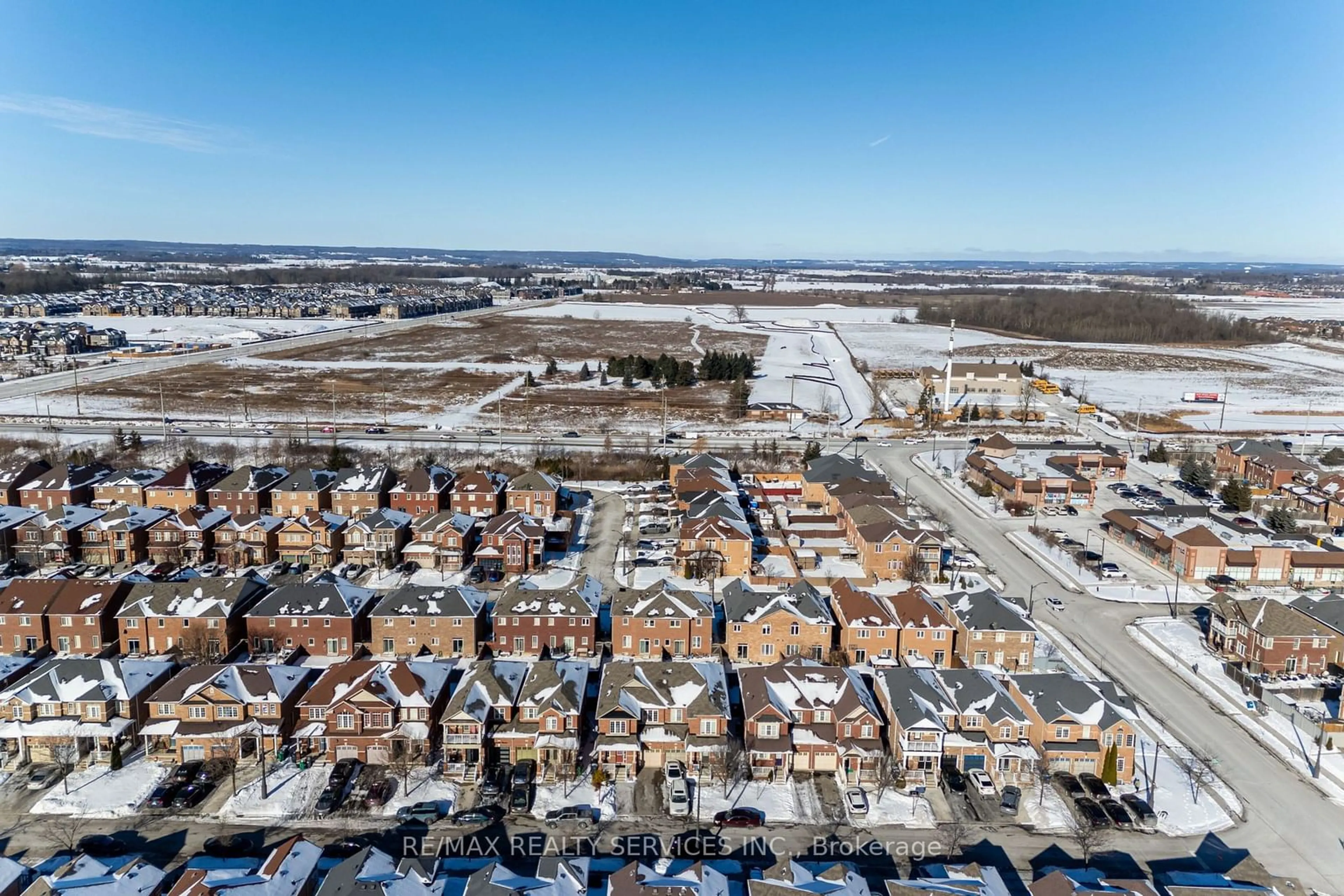 A pic from outside/outdoor area/front of a property/back of a property/a pic from drone, street for 112 Amaranth Cres, Brampton Ontario L7A 0L5