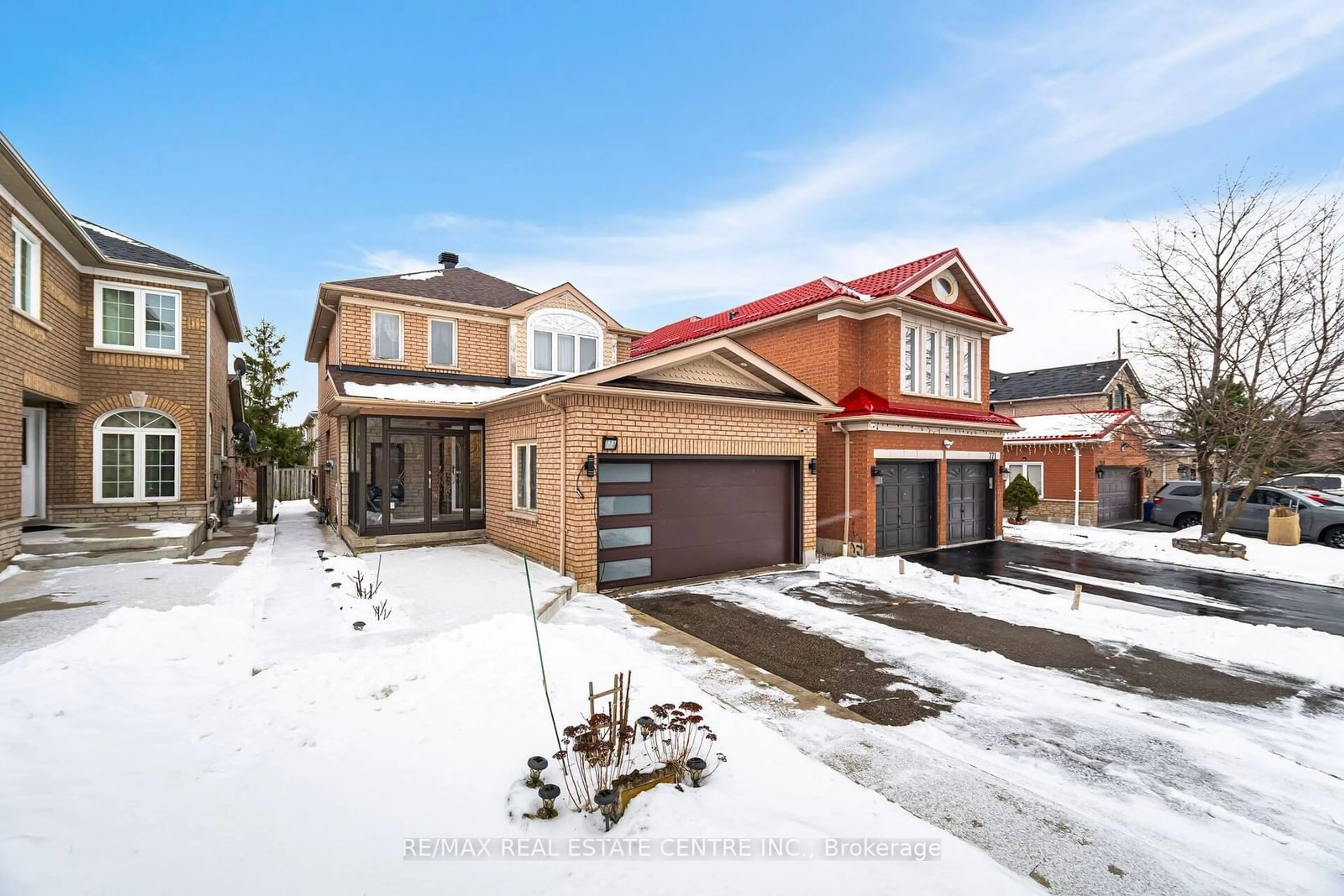 Home with brick exterior material, street for 773 Four Winds Way, Mississauga Ontario L5R 3W8