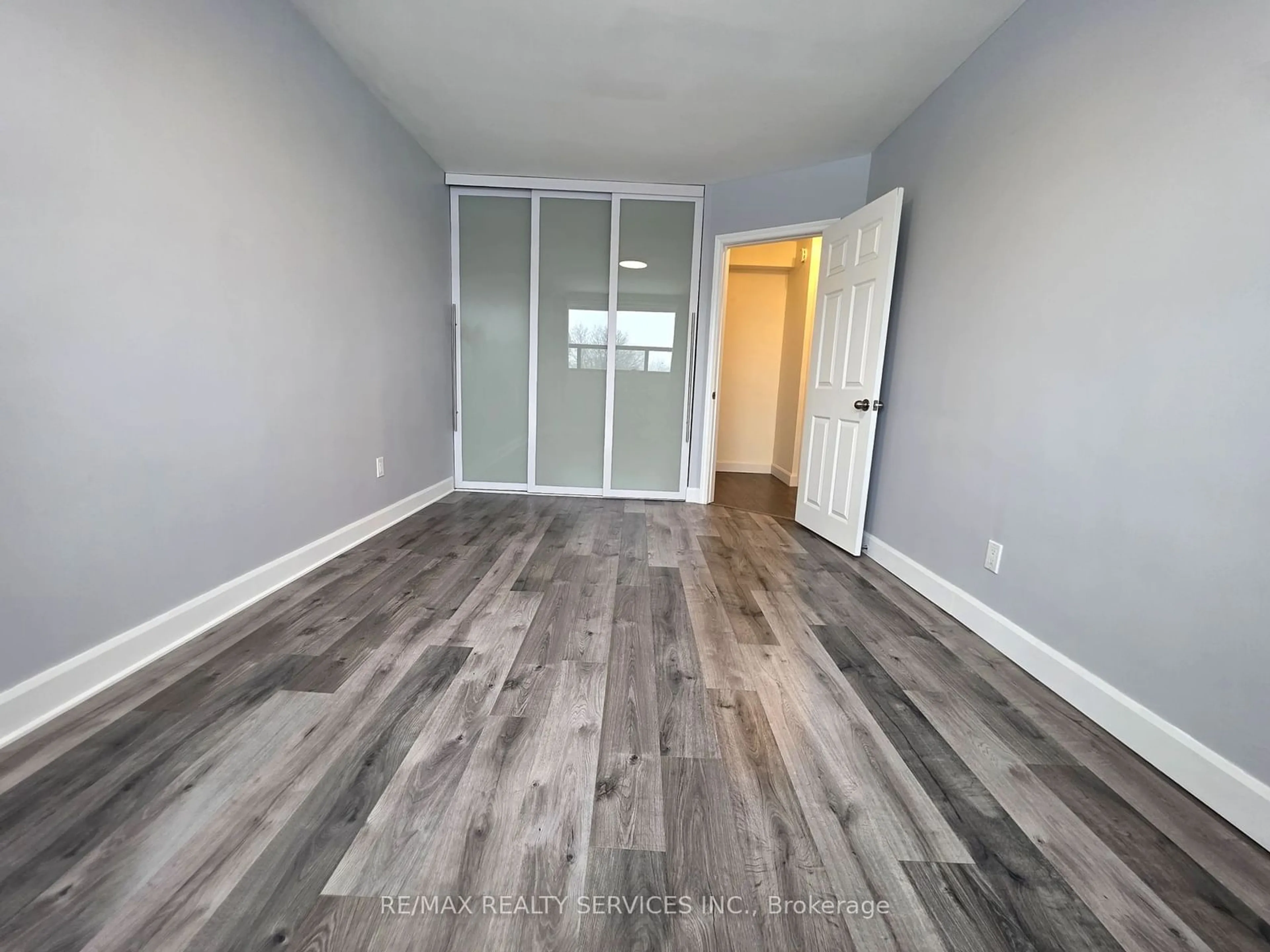 A pic of a room for 188 Mill St #215, Brampton Ontario L6Y 1T8