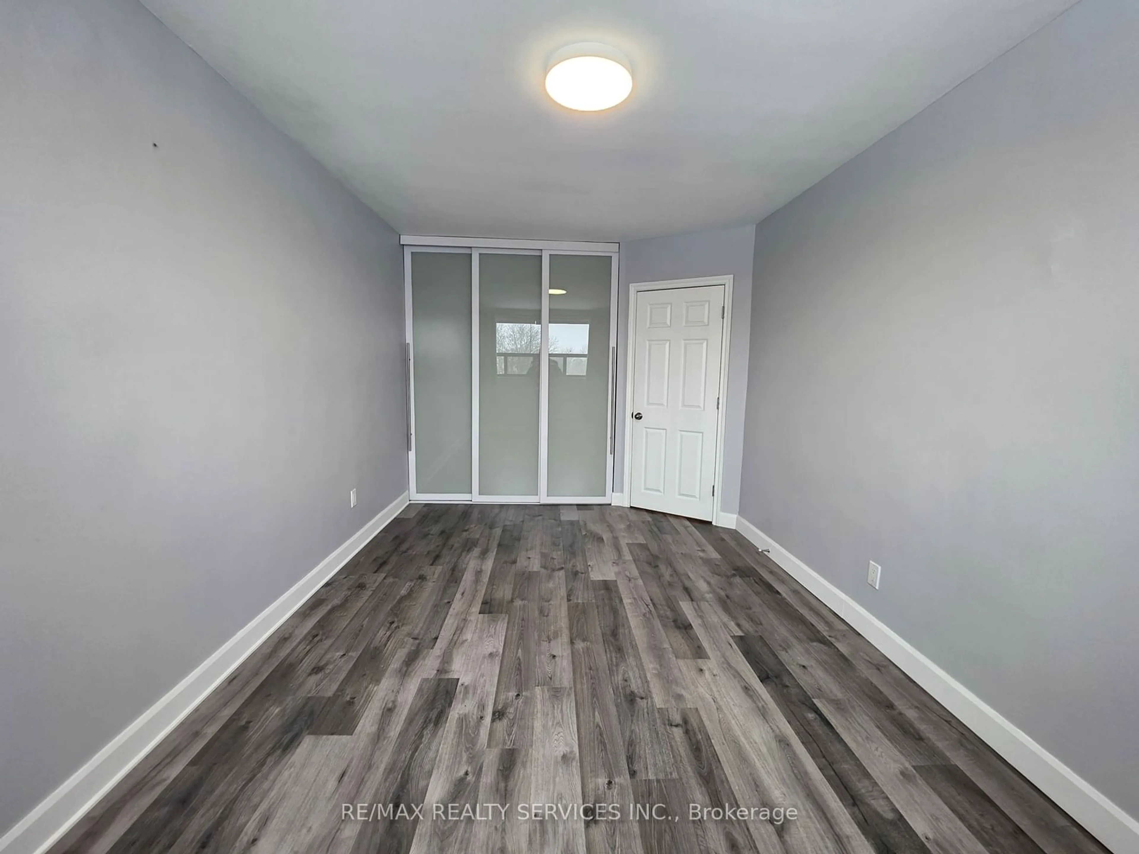 A pic of a room for 188 Mill St #215, Brampton Ontario L6Y 1T8