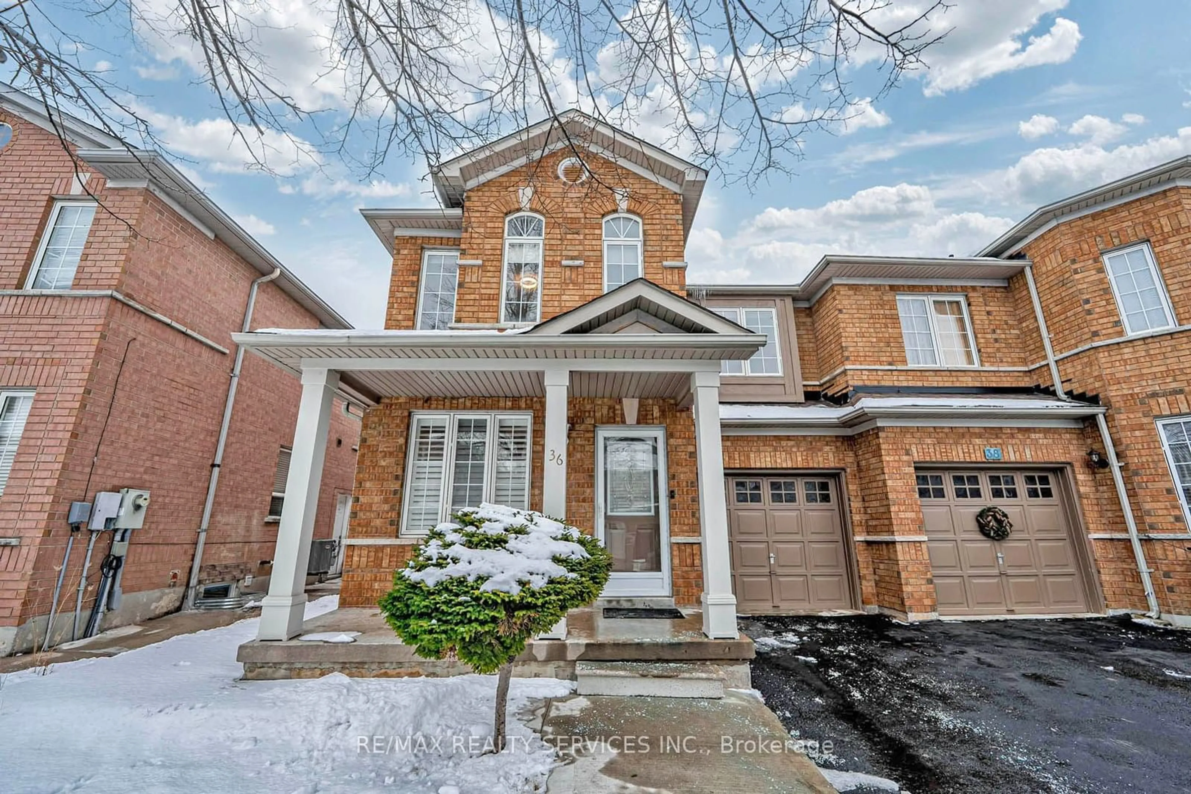 Home with brick exterior material, street for 36 Starhill Cres, Brampton Ontario L6R 2W1