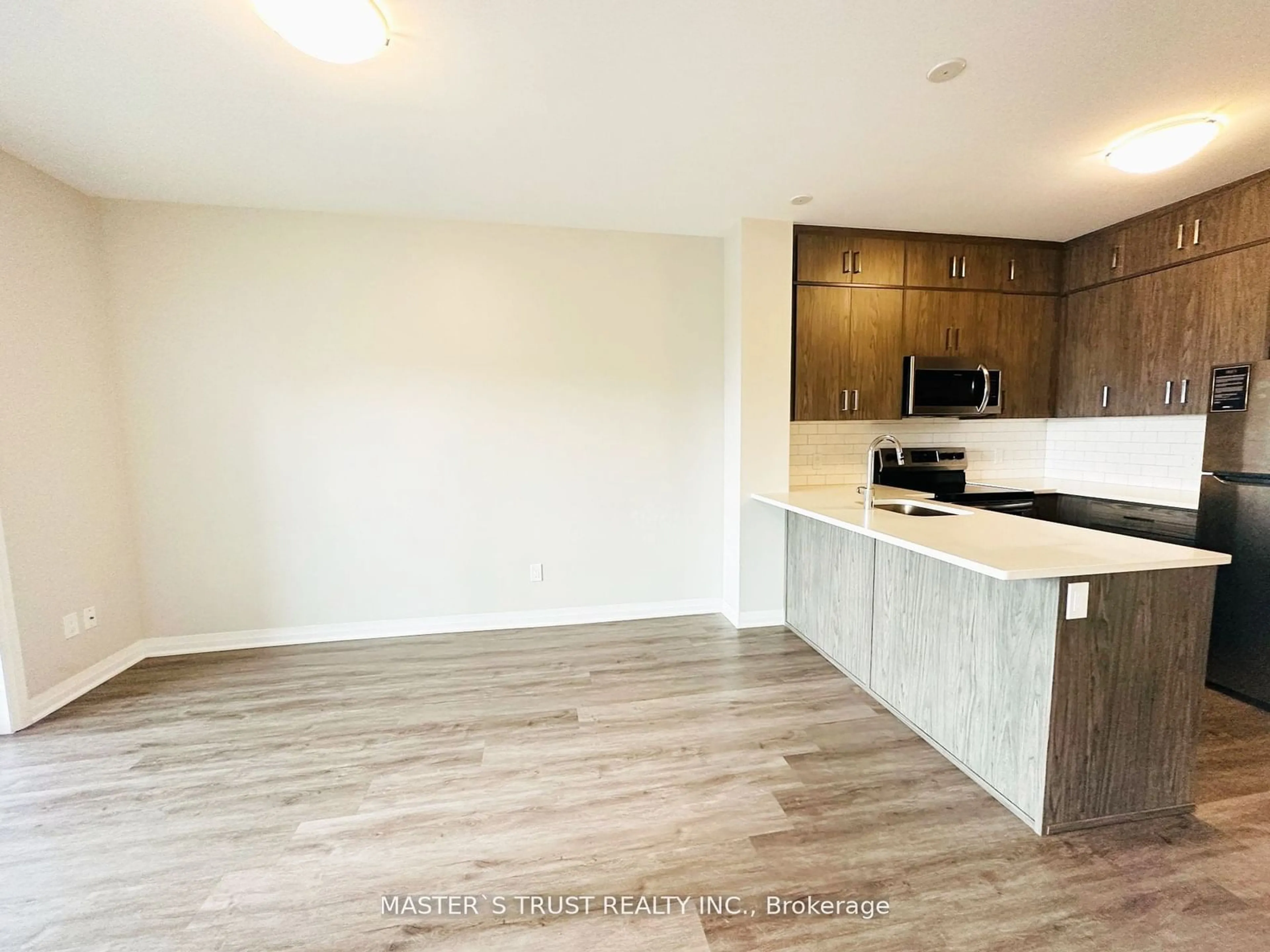 Open concept kitchen, unknown for 50 Kaitting Tr #504, Oakville Ontario L6M 5N3