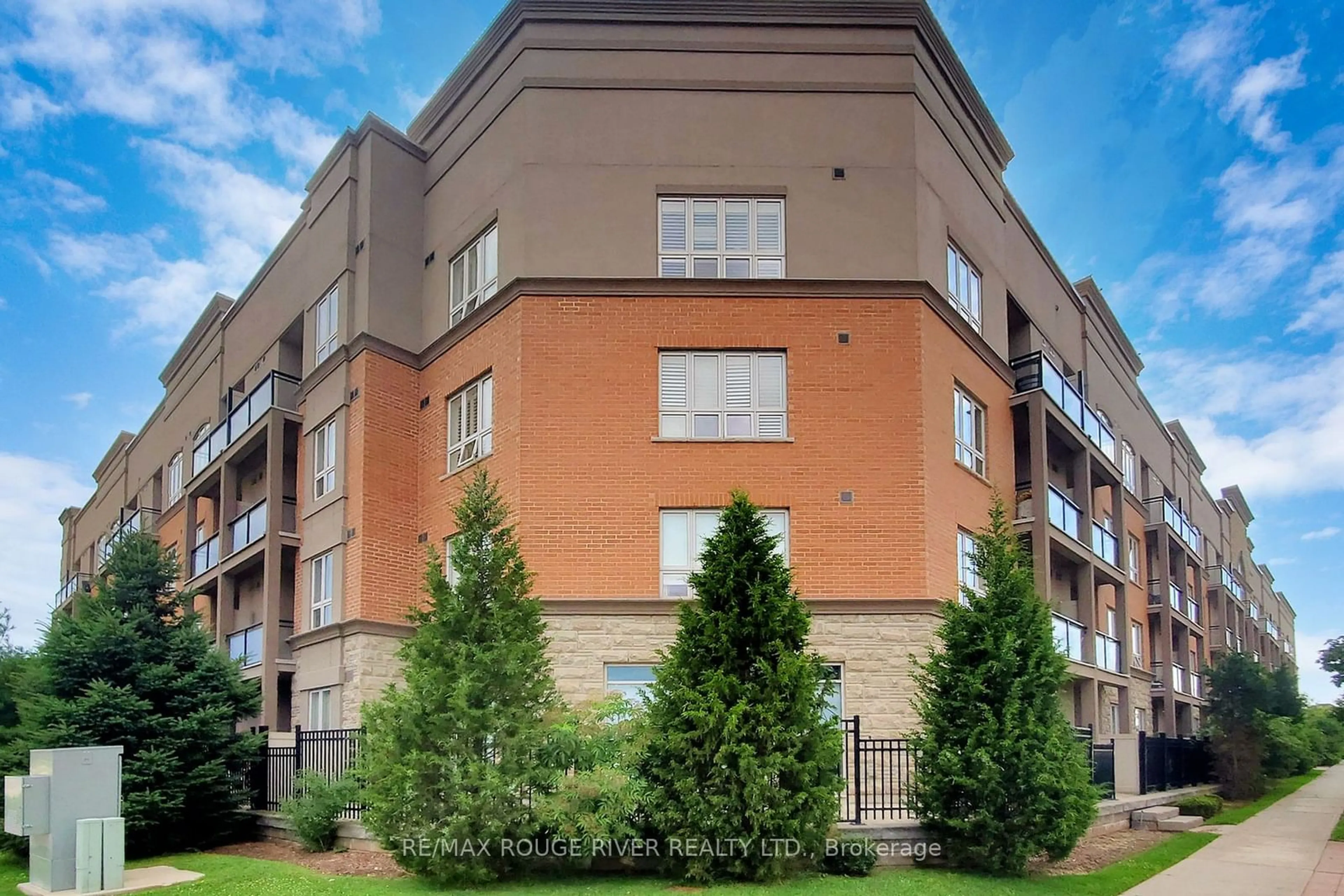 Patio, building for 5317 Upper Middle Rd #416, Burlington Ontario L7L 0G8