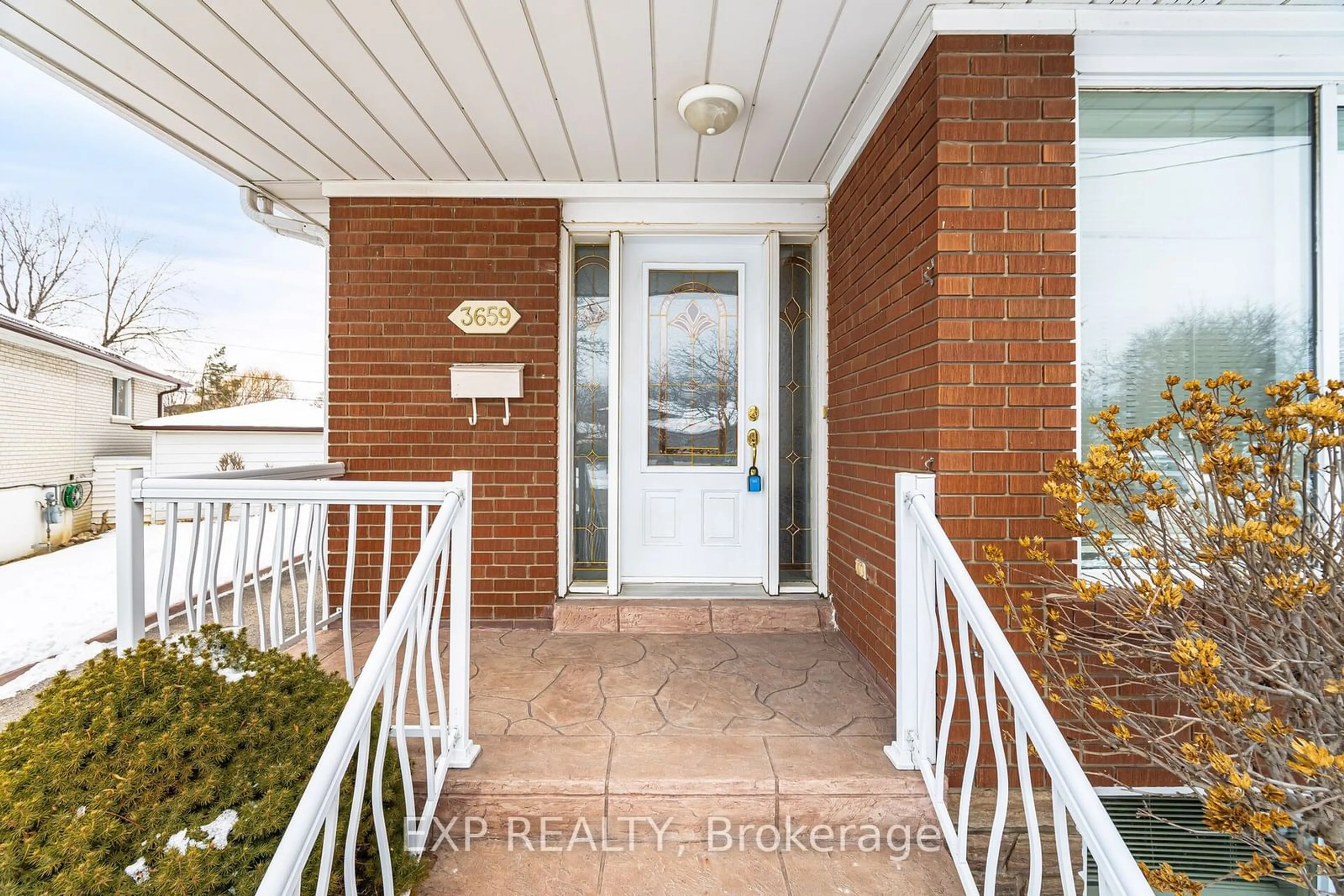 Indoor entryway for 3659 Holden Cres, Mississauga Ontario L5A 2V9