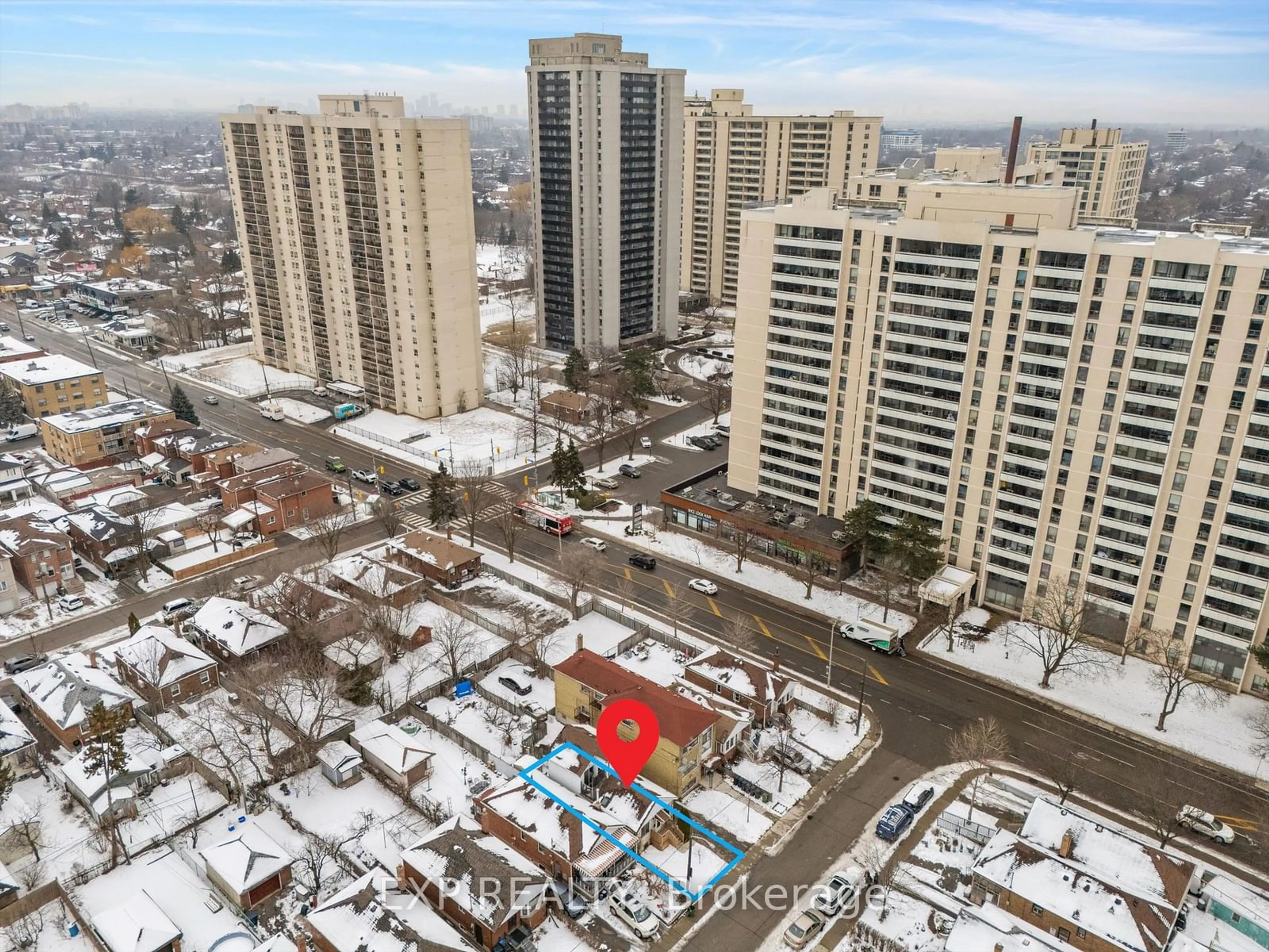 A pic from outside/outdoor area/front of a property/back of a property/a pic from drone, city buildings view from balcony for 892 Castlefield Ave, Toronto Ontario M6B 1C8