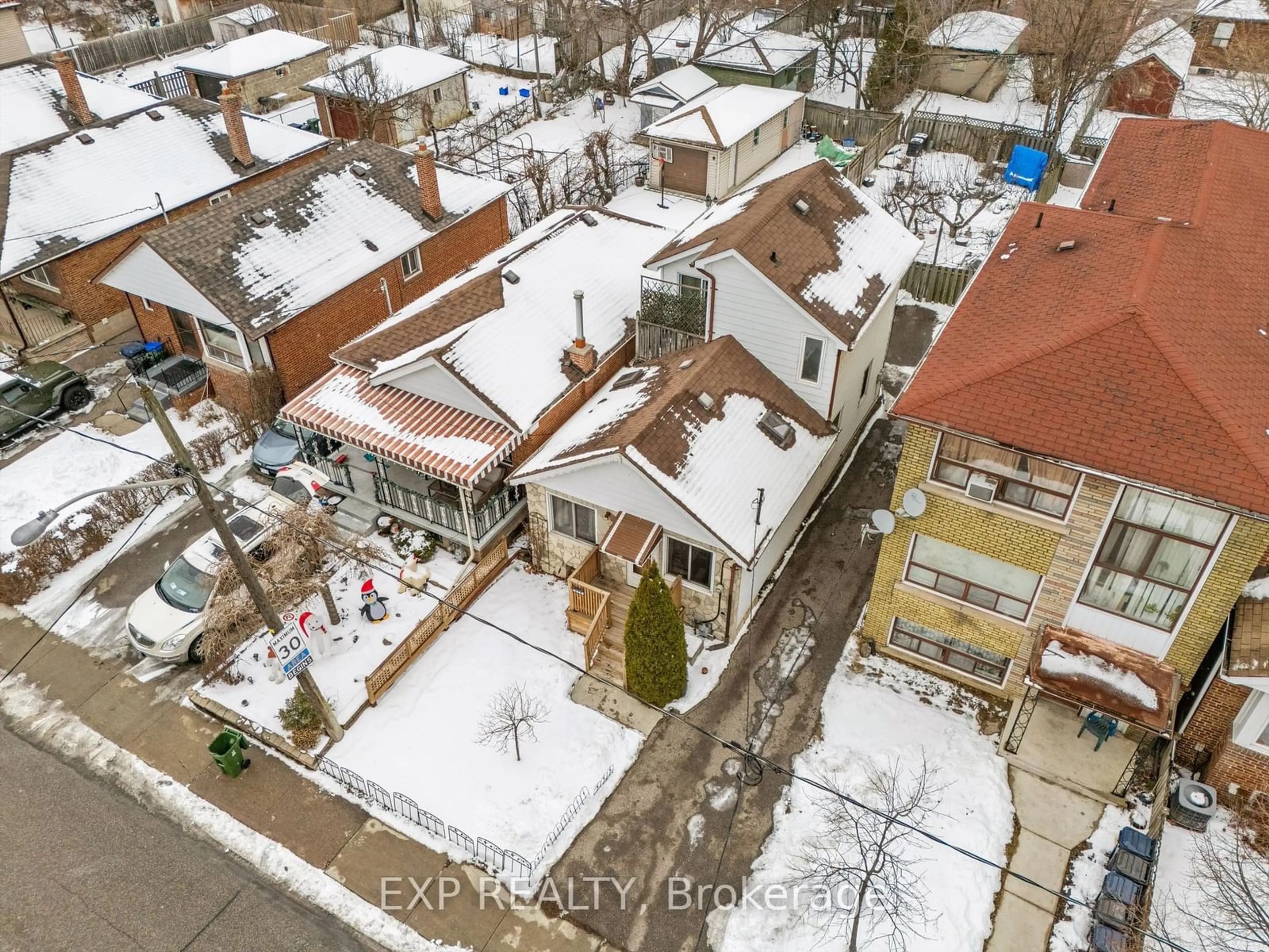 A pic from outside/outdoor area/front of a property/back of a property/a pic from drone, city buildings view from balcony for 892 Castlefield Ave, Toronto Ontario M6B 1C8