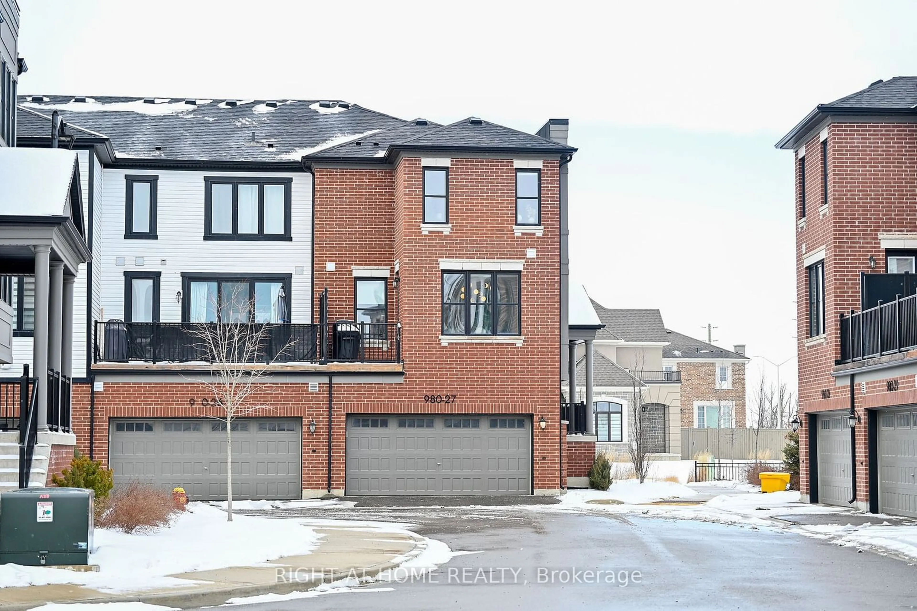 Home with brick exterior material, street for 980 Logan Dr #27, Milton Ontario L9E 1T1