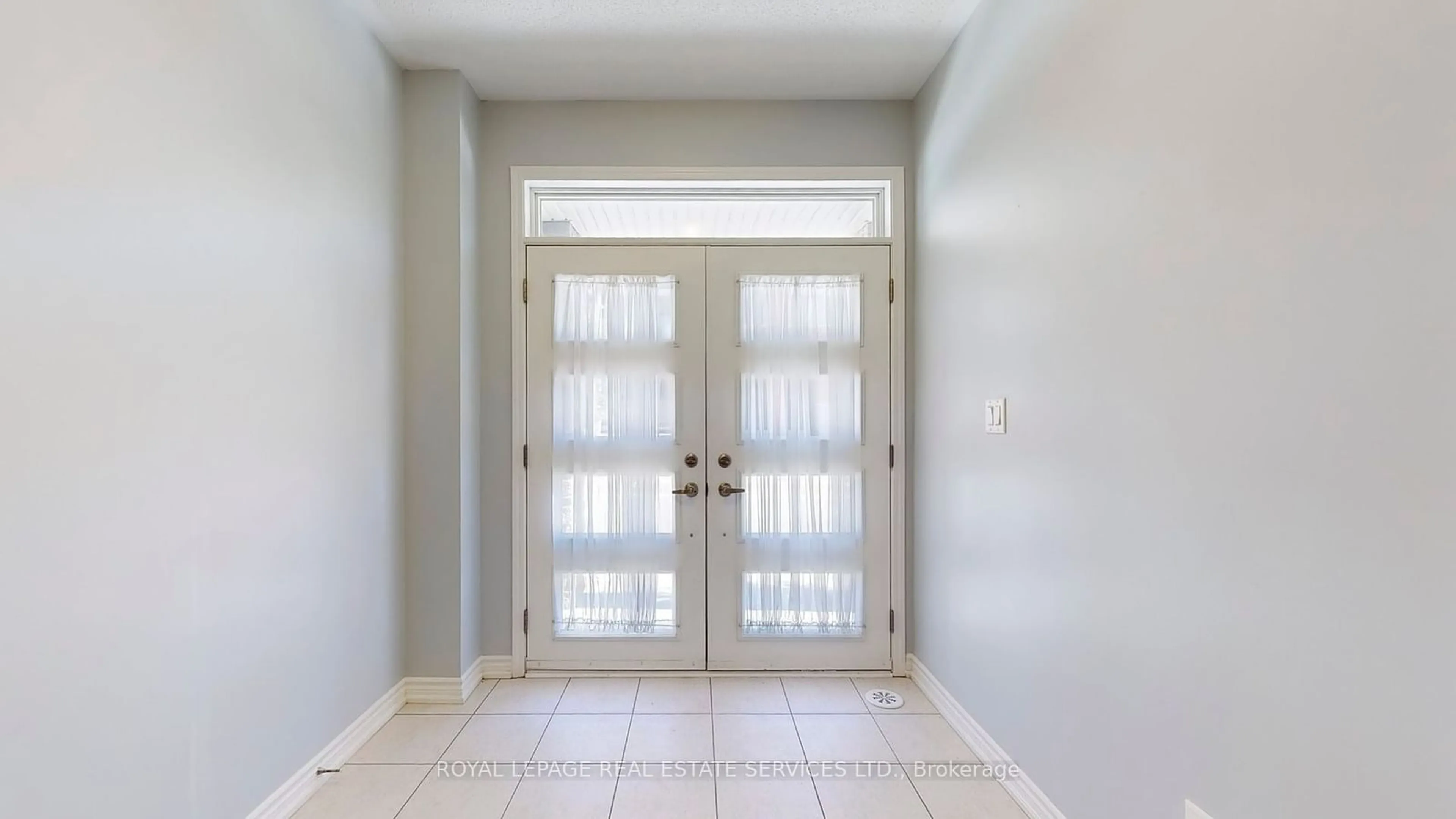 Indoor entryway for 288 Lagerfeld Dr, Brampton Ontario L7A 5G8