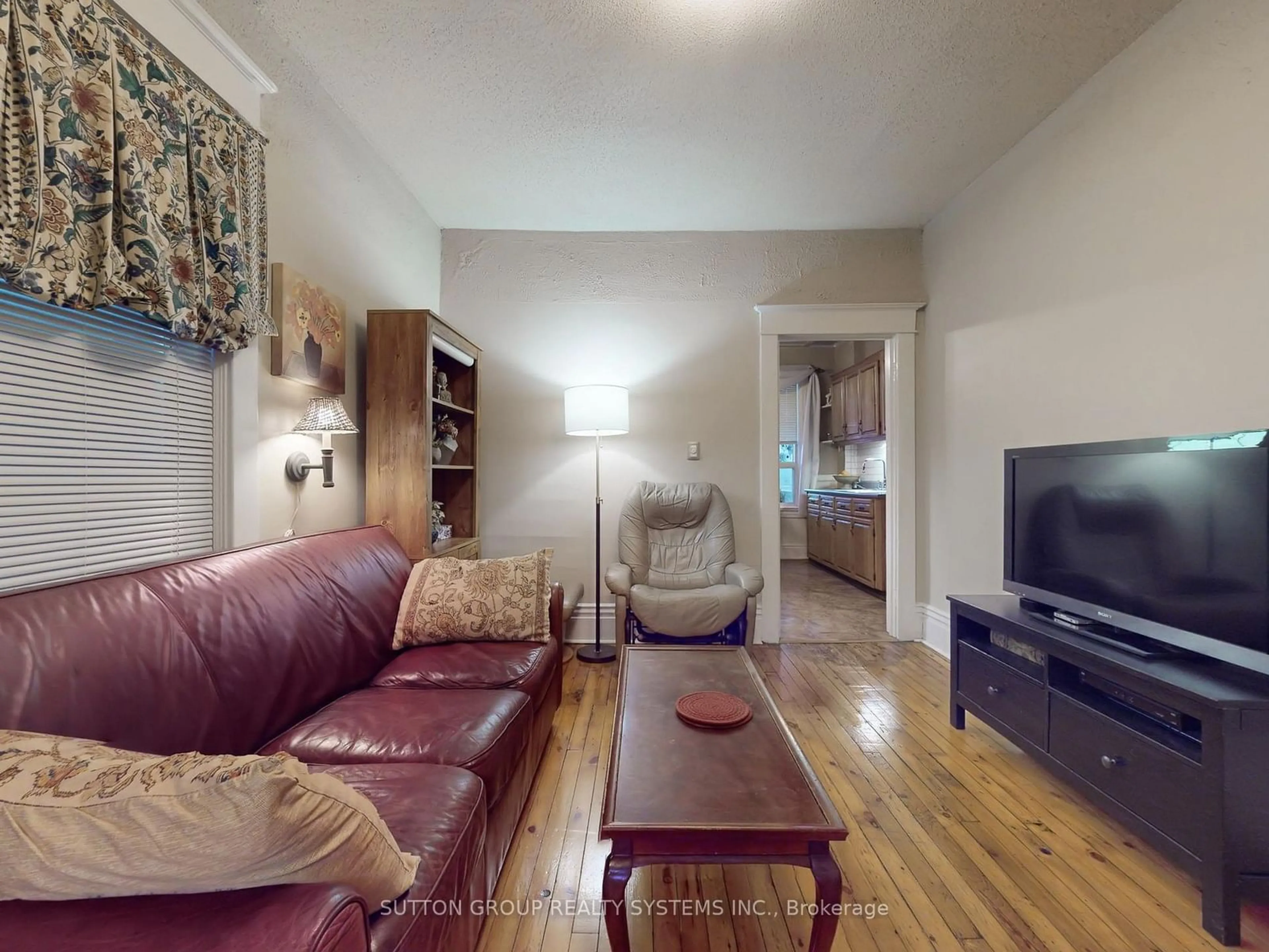 Living room with furniture, unknown for 2394 St Clair Ave, Toronto Ontario M6N 1L1