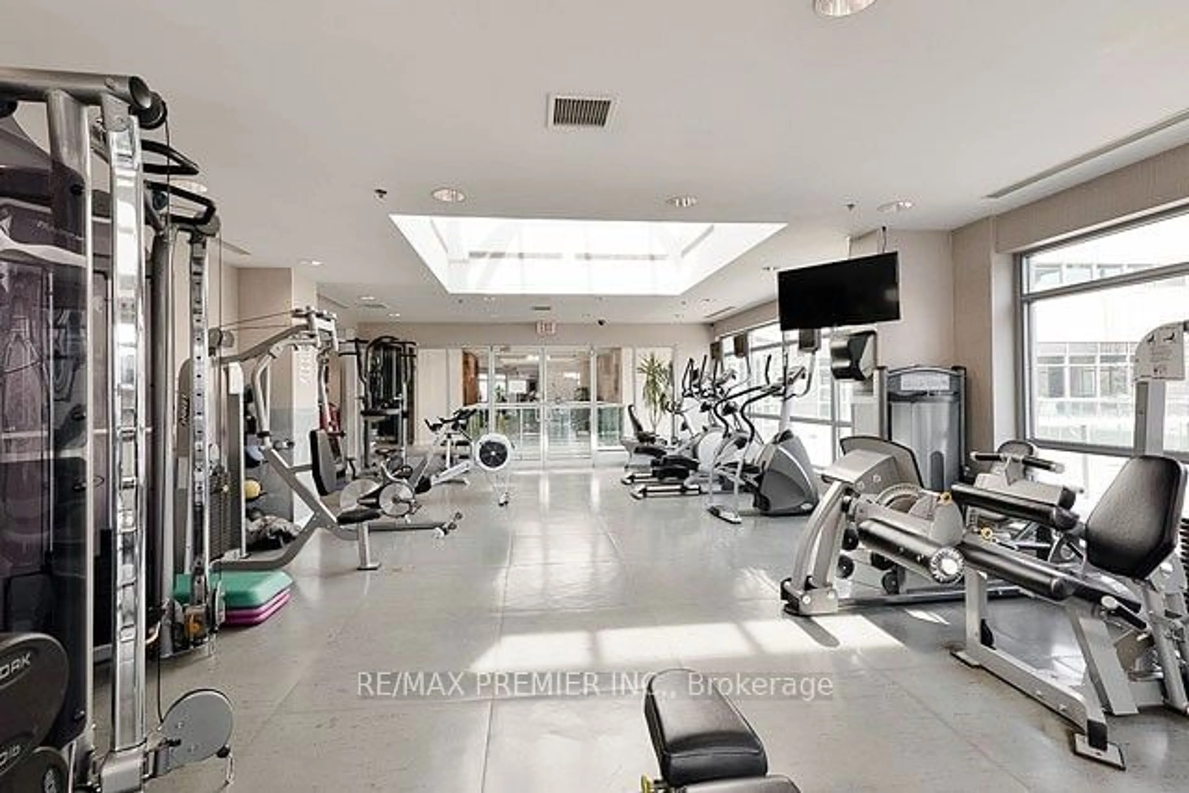 Gym or fitness room for 33 Elm Dr #612, Mississauga Ontario L5B 4M1