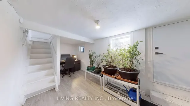 Additional property image - 33 Bloem Ave