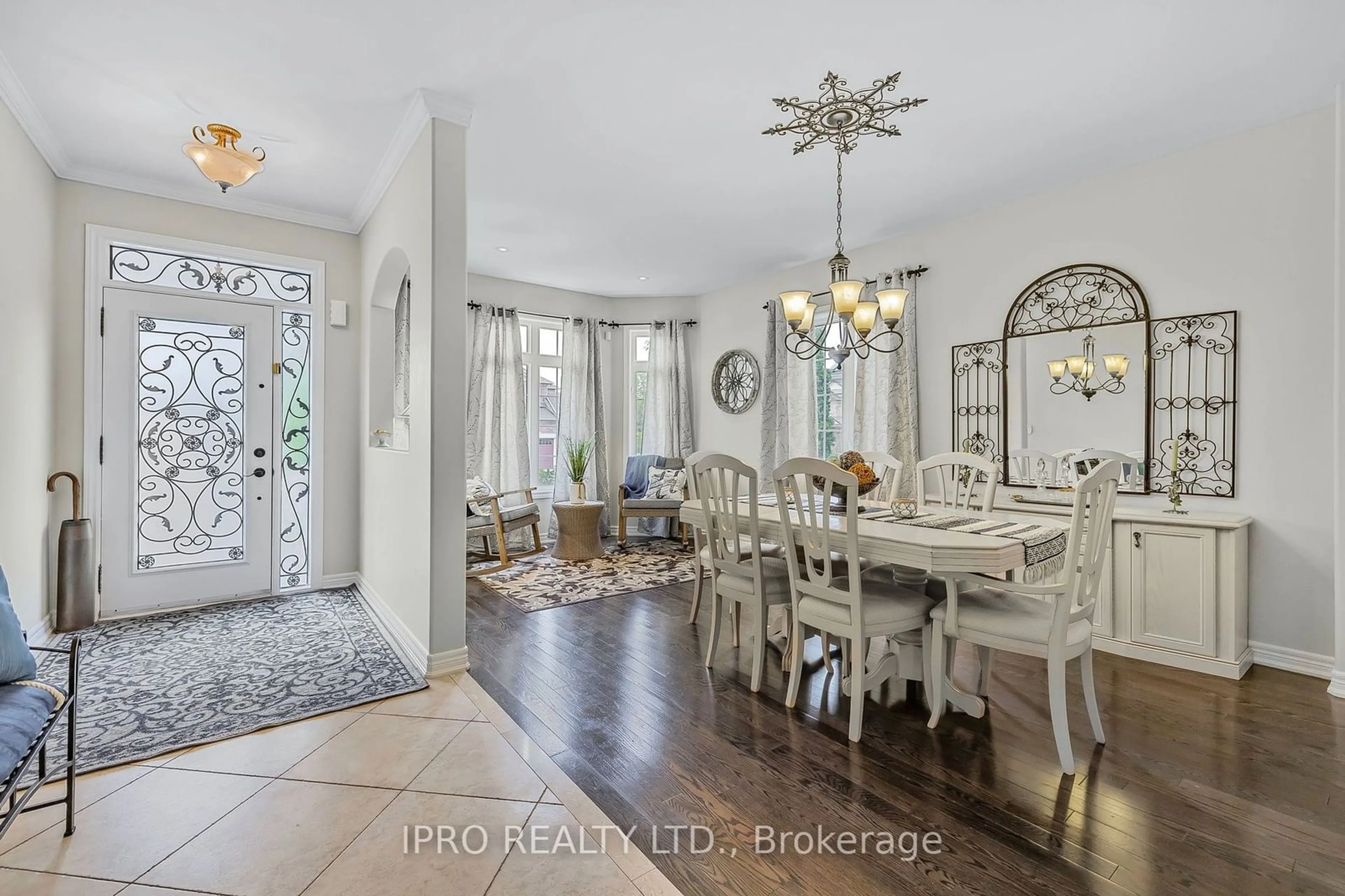 Dining room, ceramic/tile floor for 18 Lynnvalley Cres, Brampton Ontario L6P 2H6